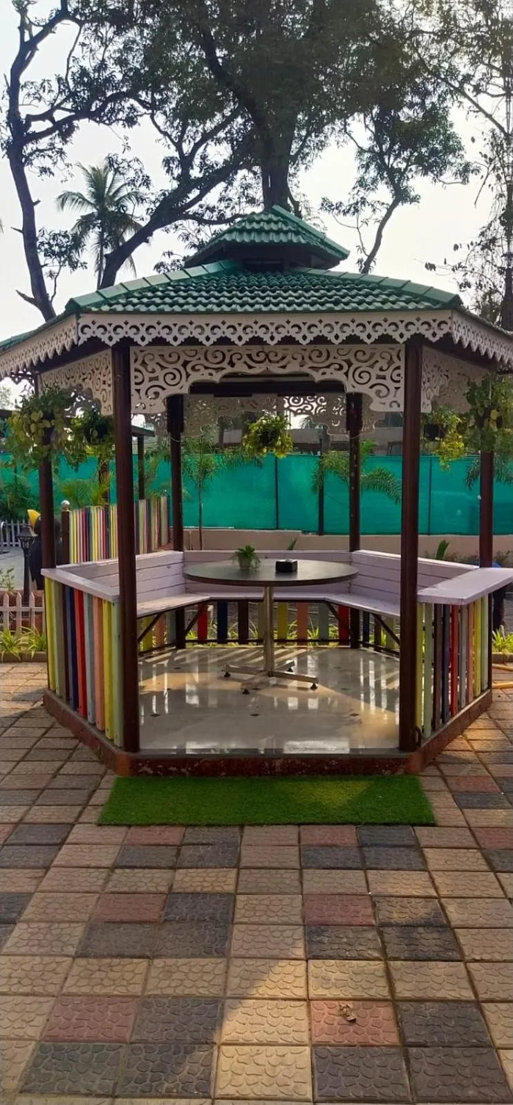 Coastal Bay Inn by Green Apple Stays