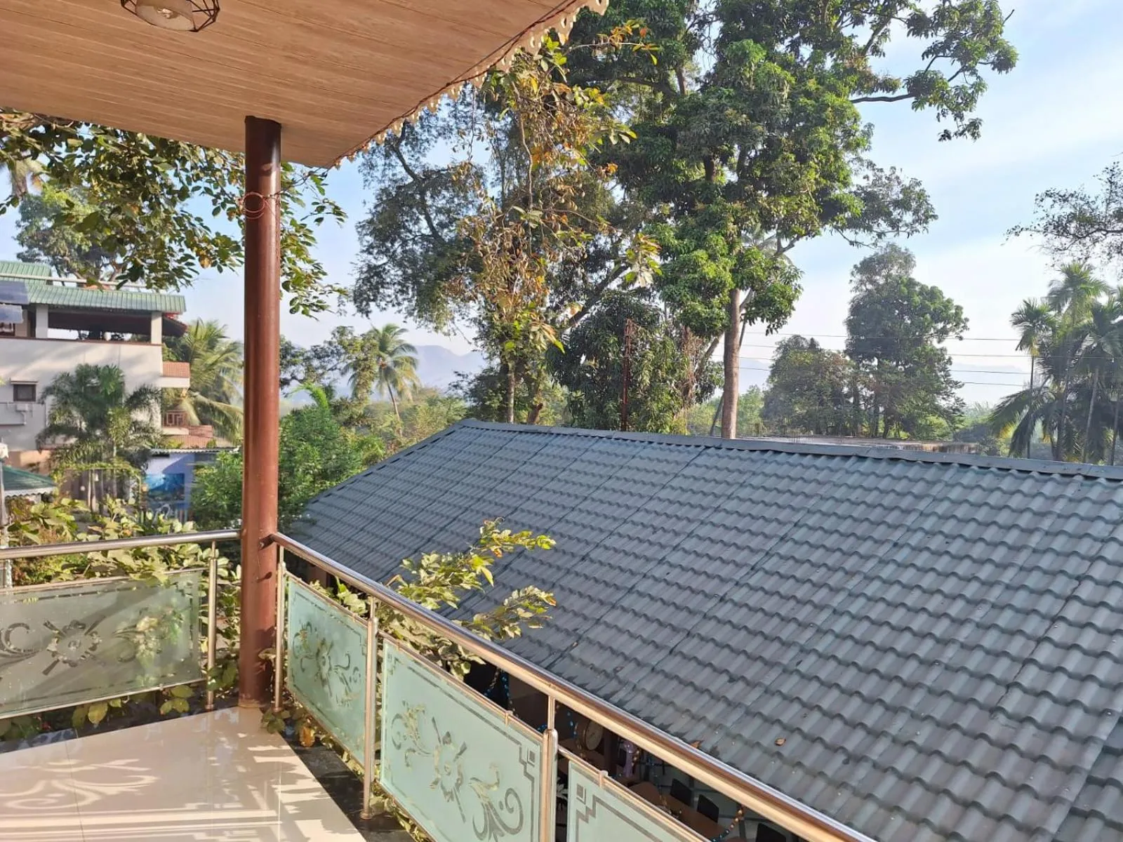 Coastal Bay Inn by Green Apple Stays