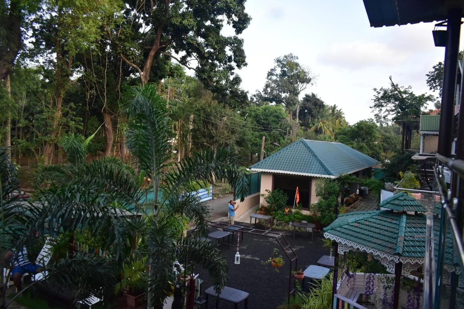 Coastal Bay Inn by Green Apple Stays