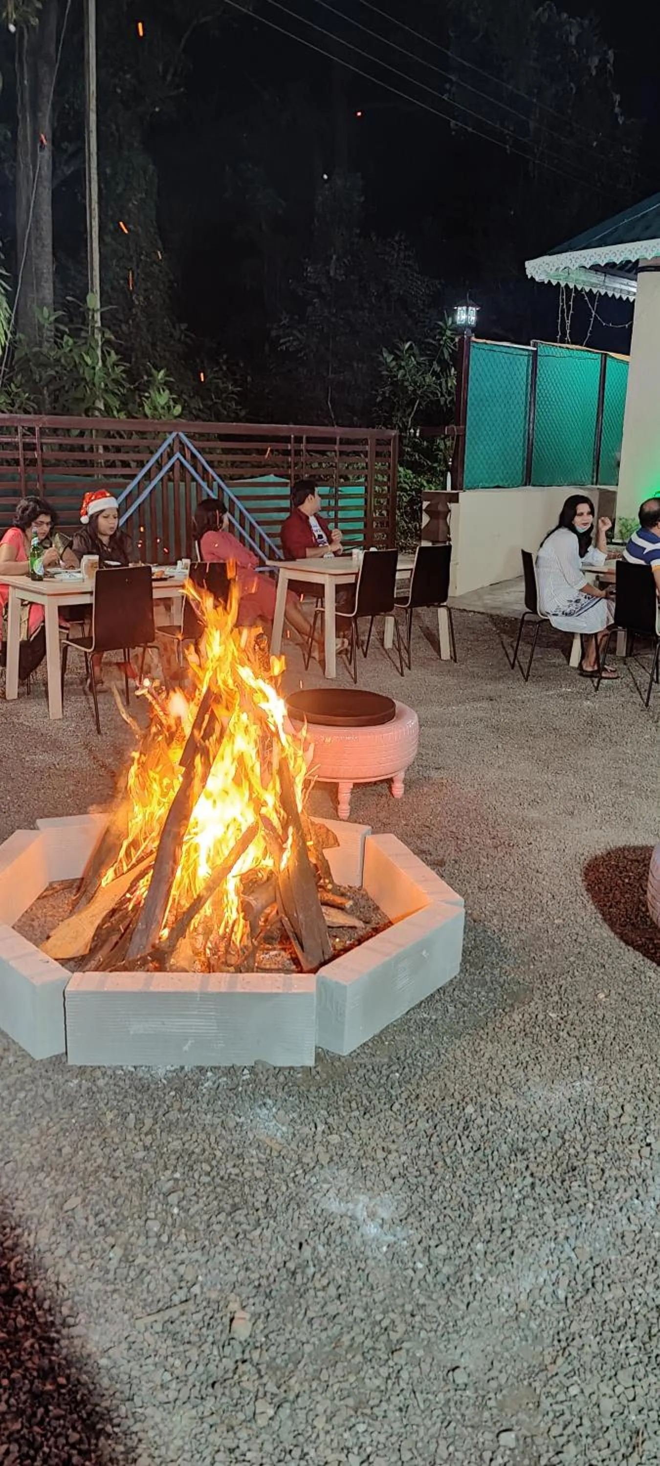 Coastal Bay Inn by Green Apple Stays