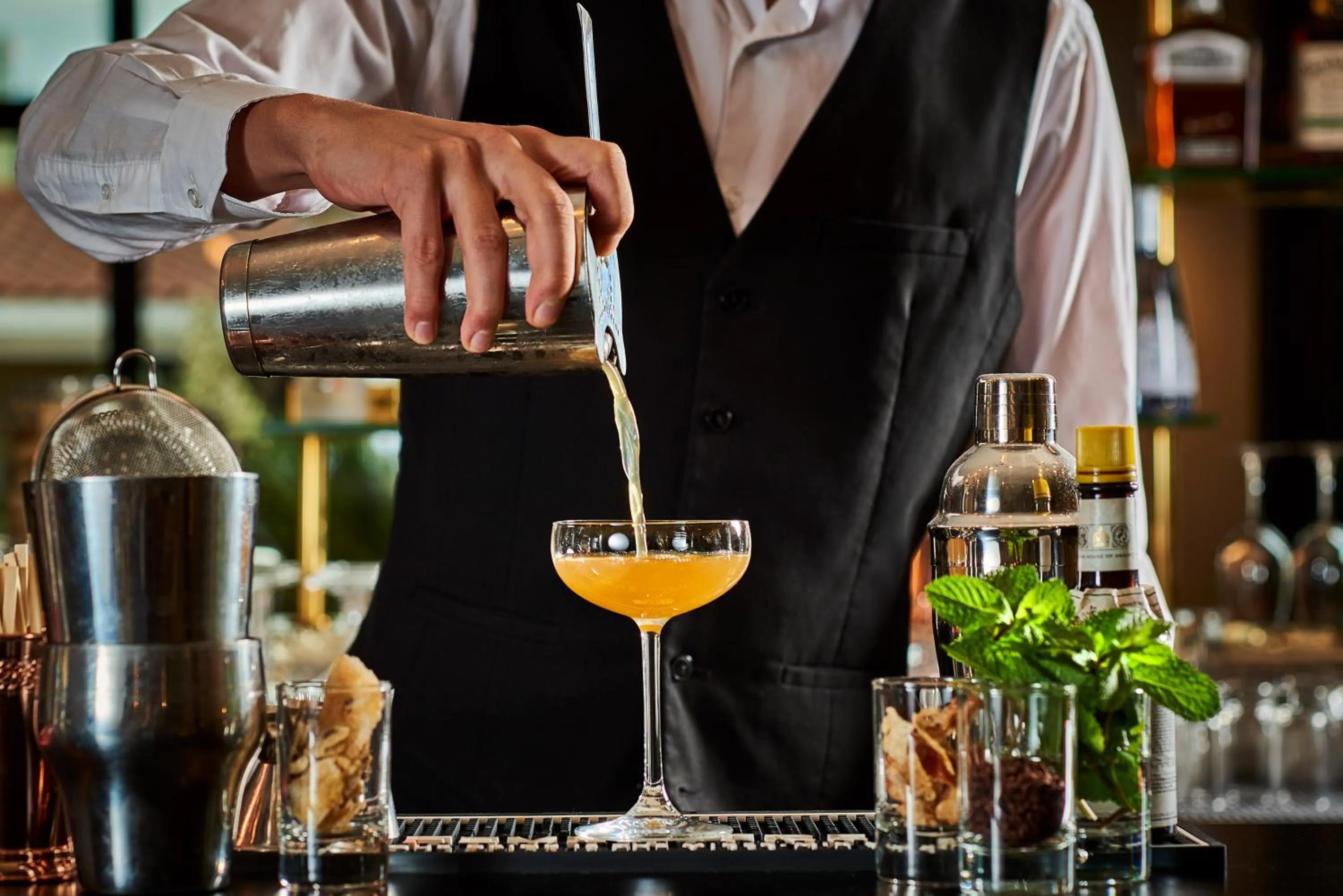 Lounge or bar in Hotel Gatsby by HappyCulture