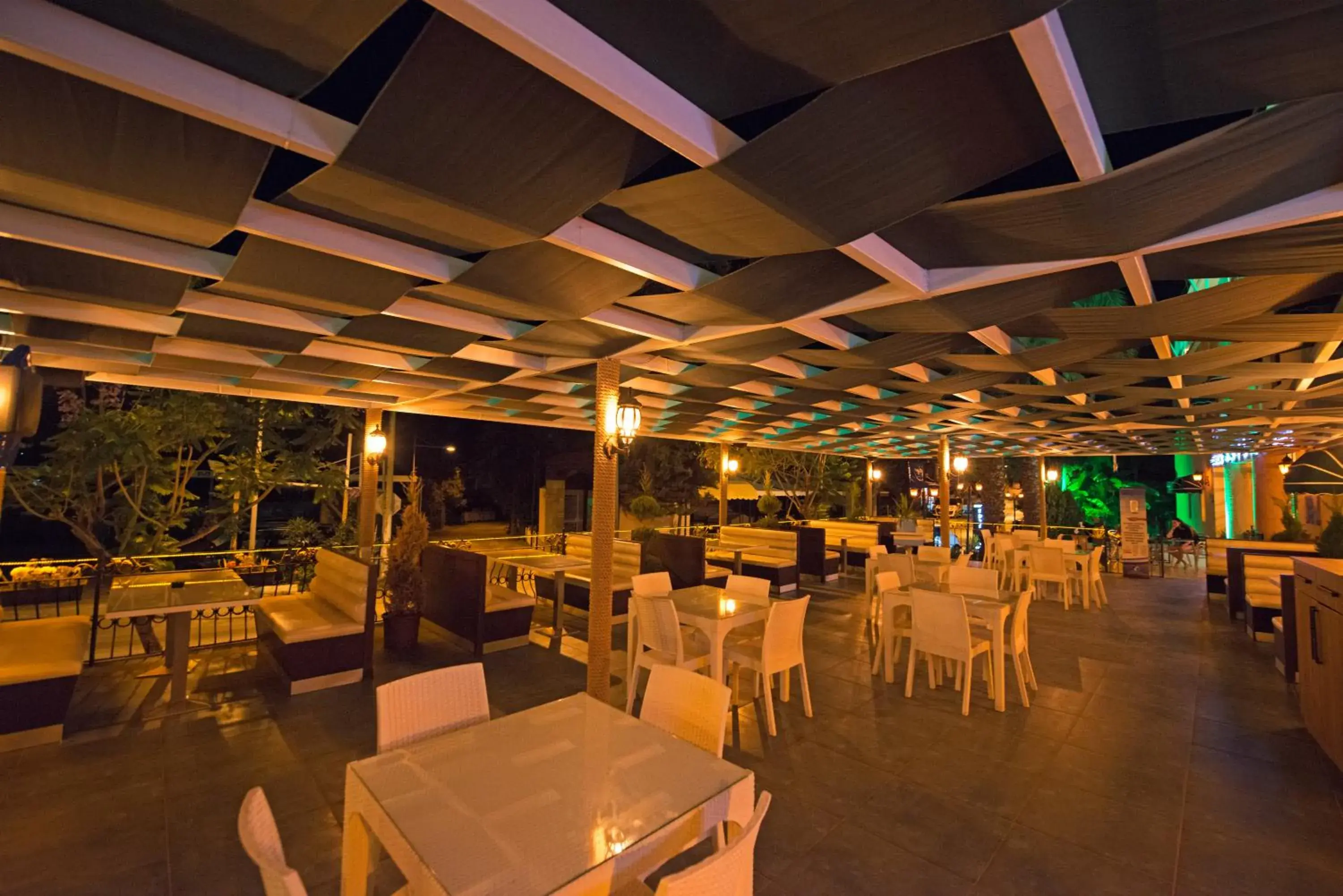 Restaurant/Places to Eat in Hotel Bleu Nuit Restaurant/Places to Eat in Hotel Bleu Nuit