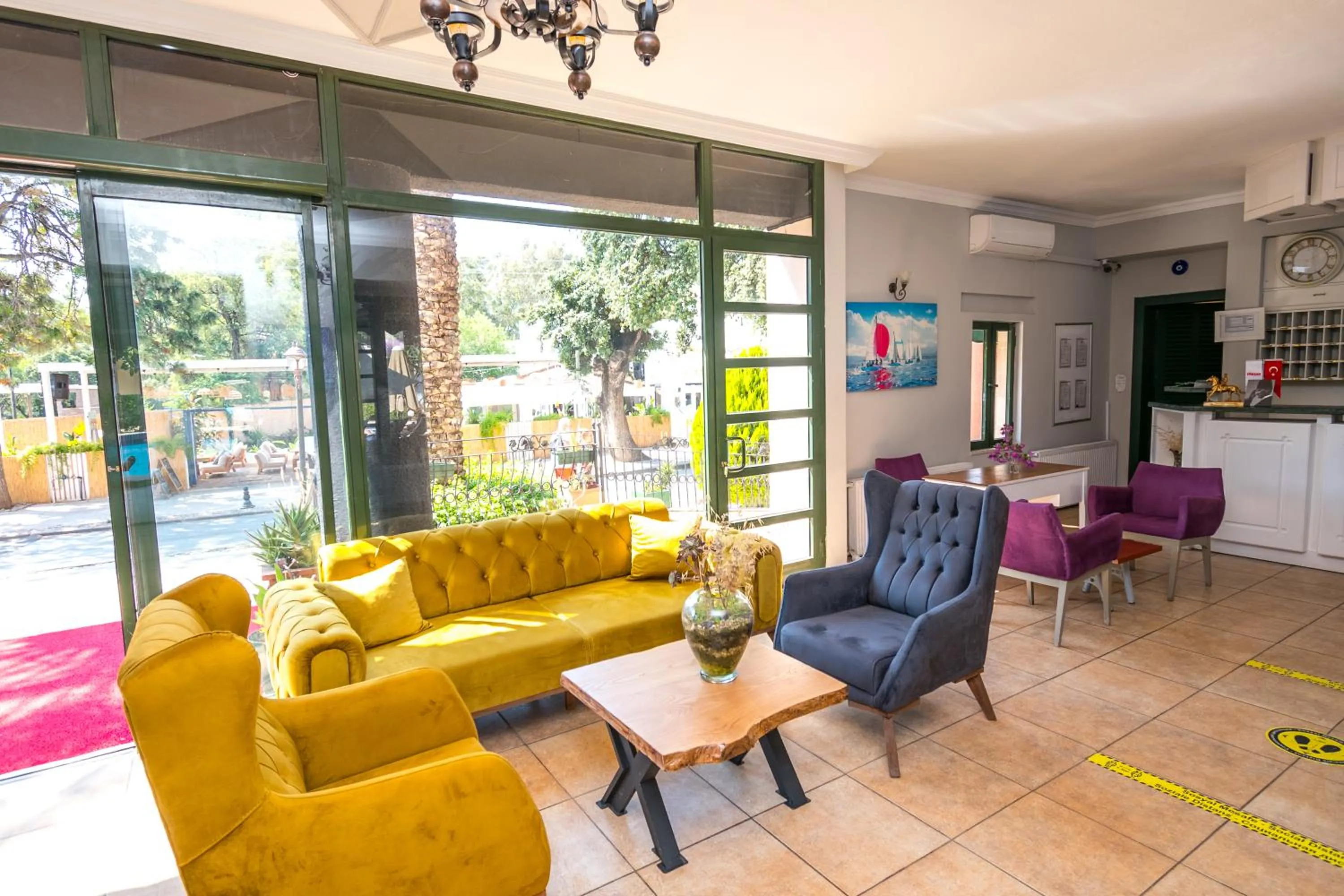 Lobby or reception, Seating Area in Hotel Bleu Nuit