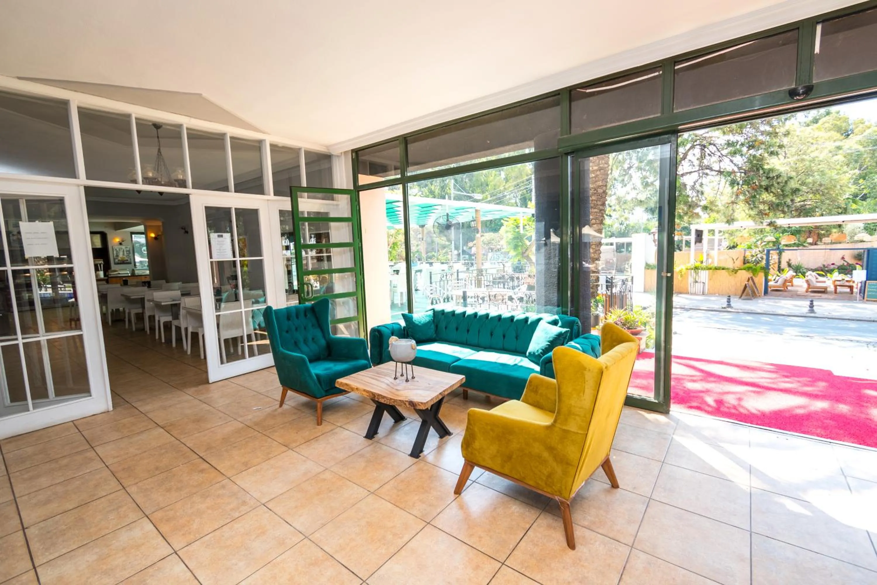 Lobby or reception, Seating Area in Hotel Bleu Nuit