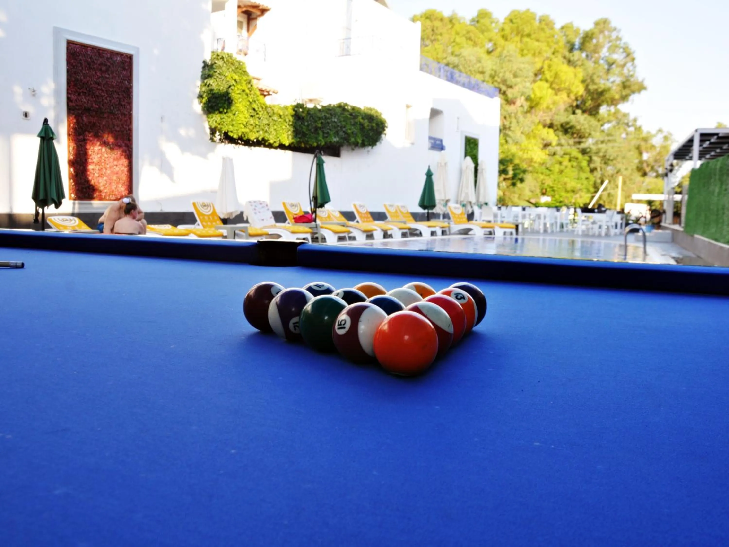 Billiard, Billiards in Hotel Bleu Nuit