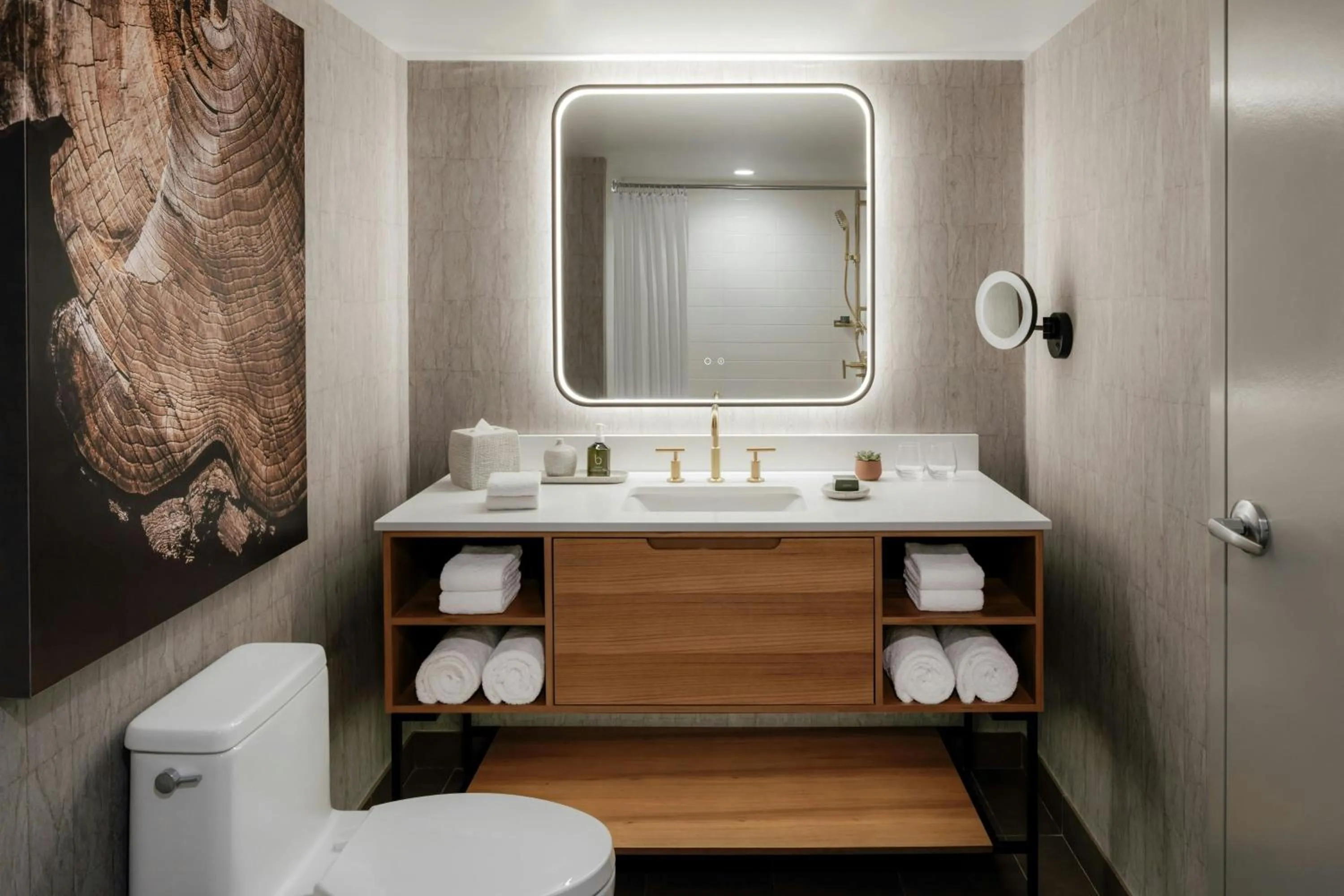 Bathroom in Kananaskis Mountain Lodge, Autograph Collection