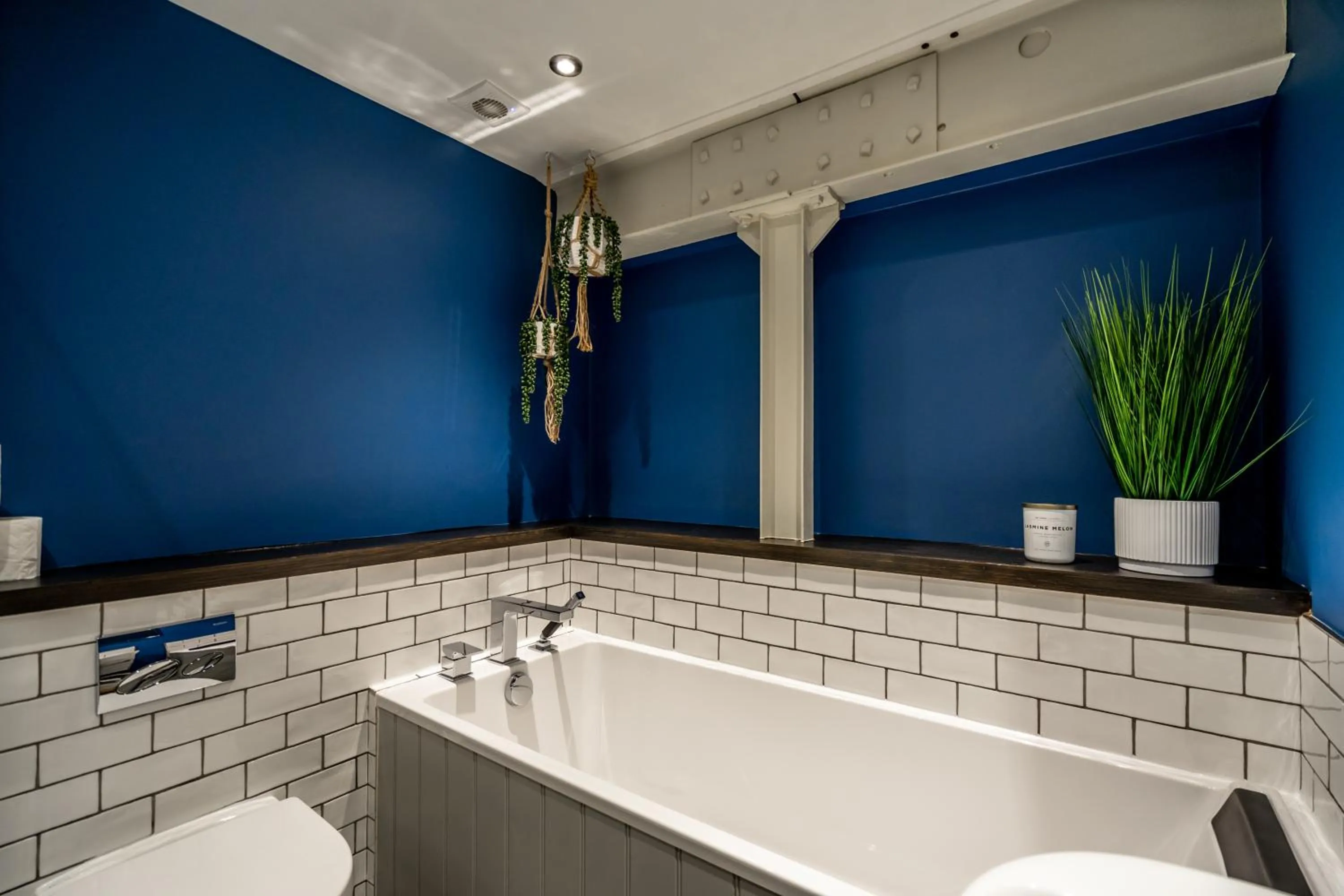 Bathroom in 3 Clementhorpe Maltings