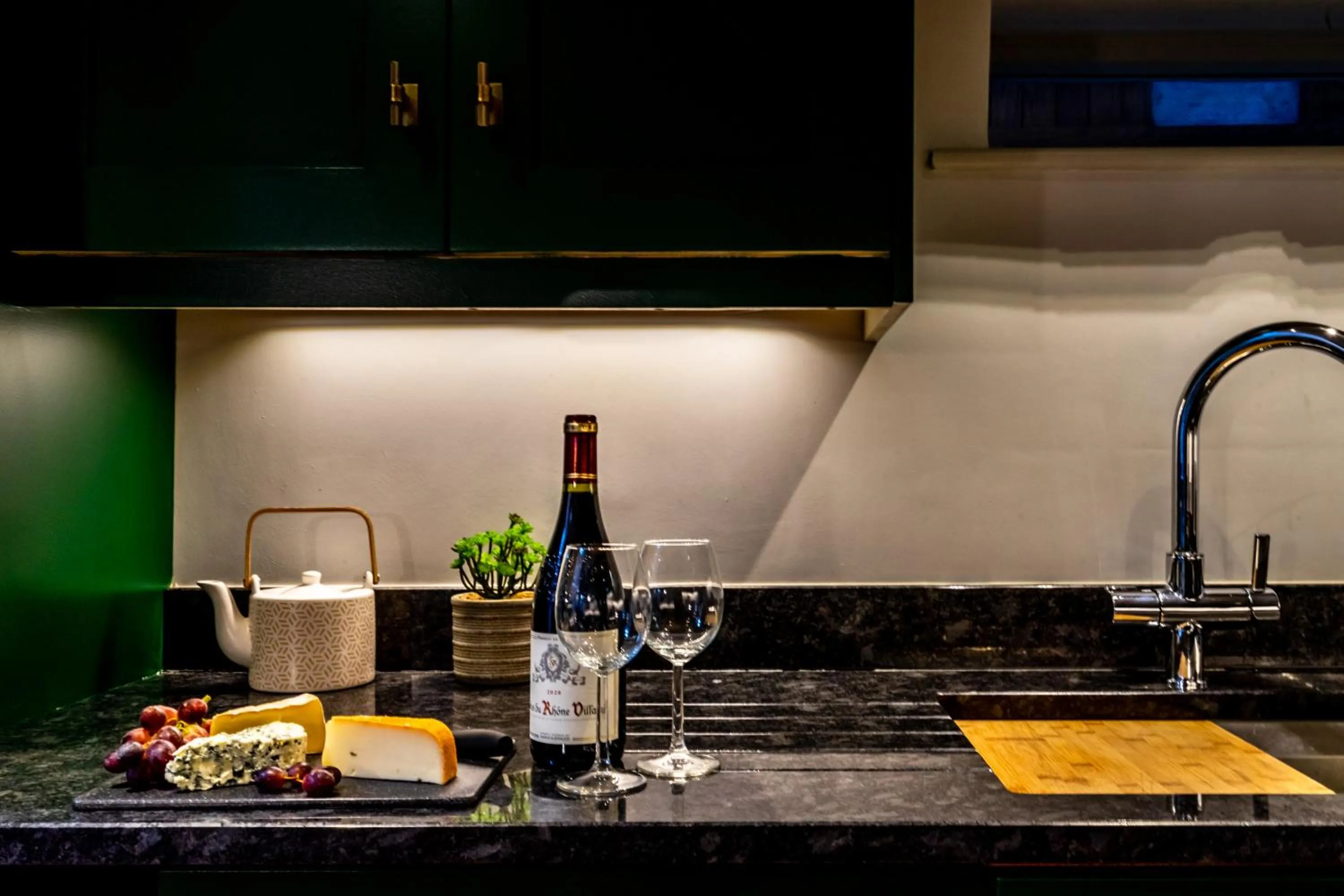 Kitchen or kitchenette in 3 Clementhorpe Maltings
