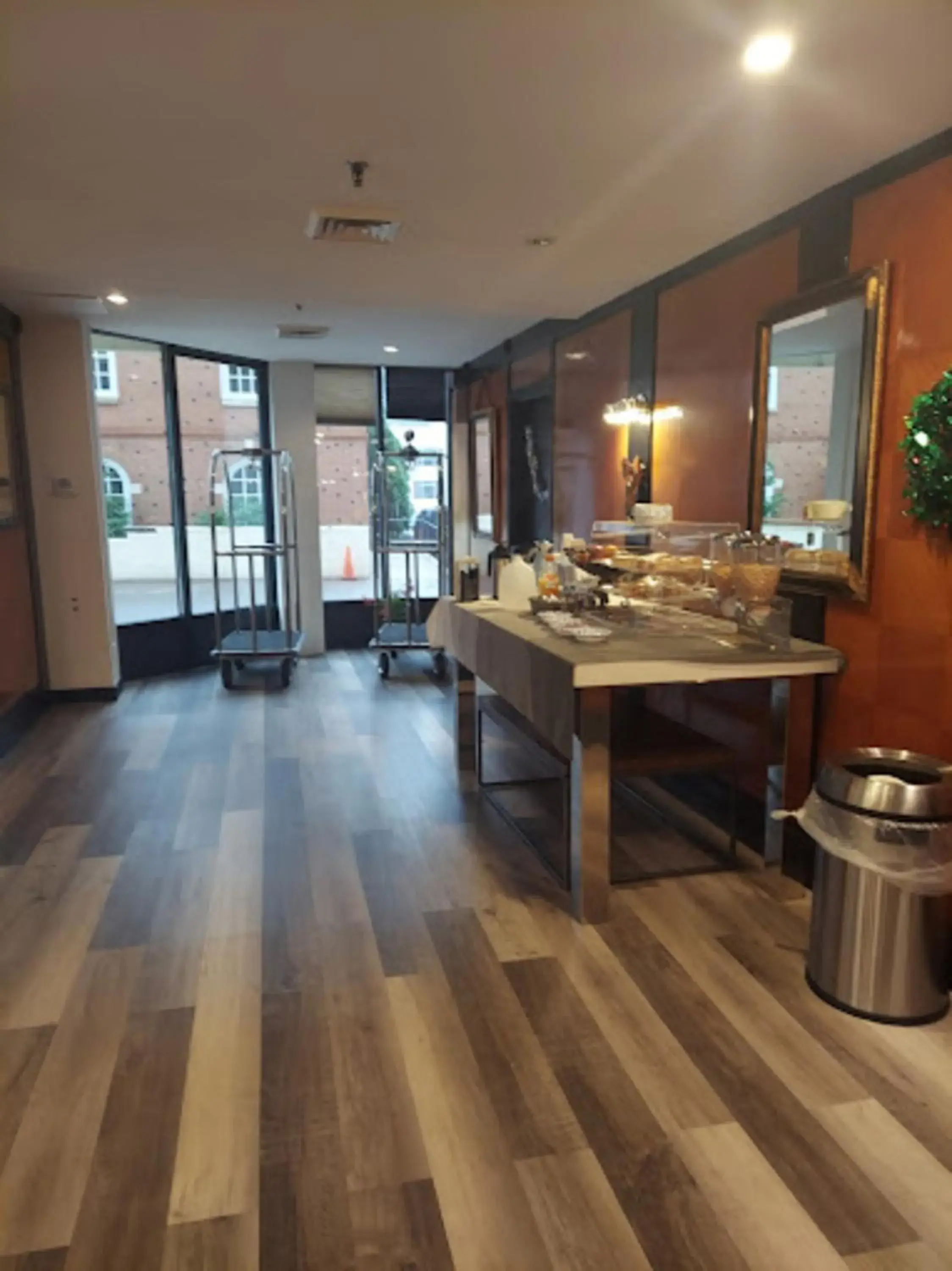 Breakfast in Stamford Suites Breakfast in Stamford Suites