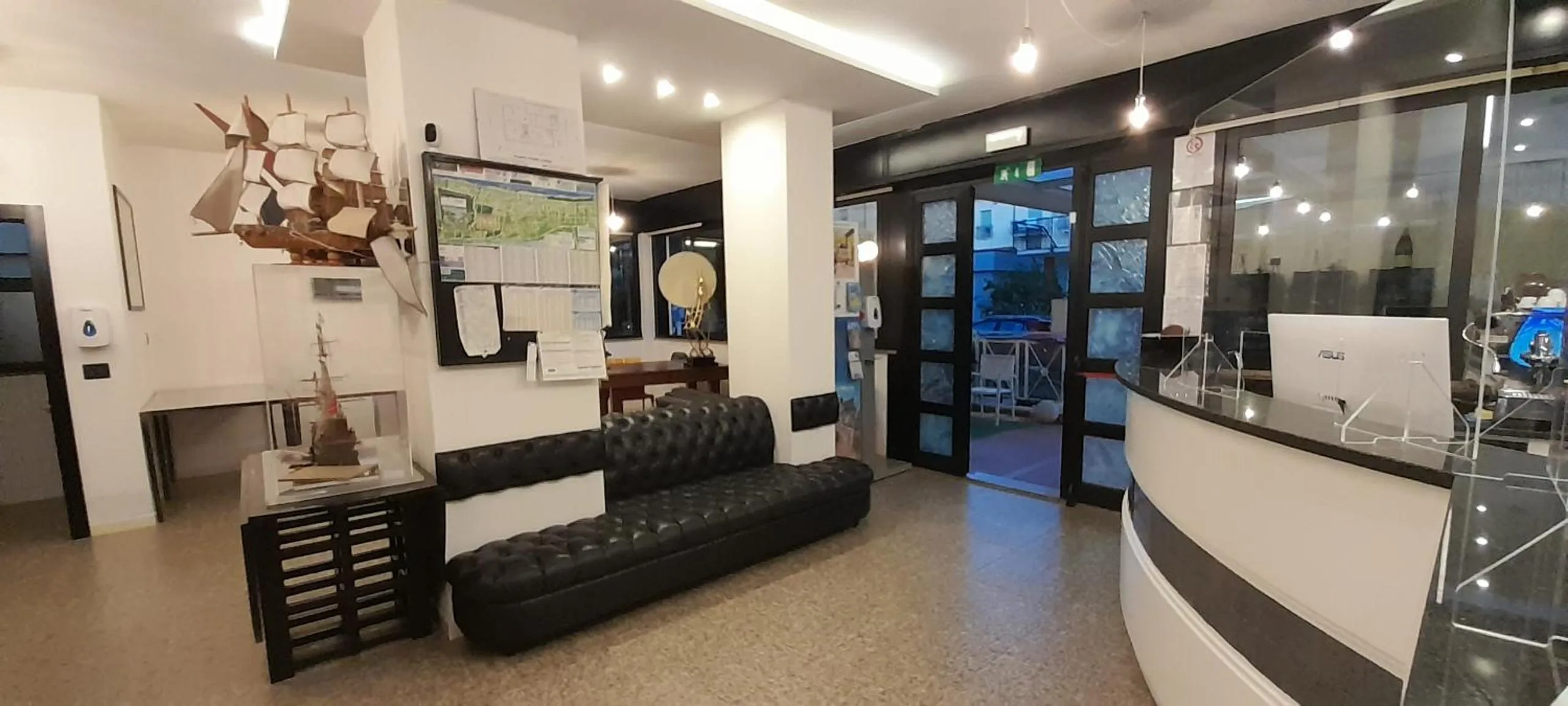 Seating area in Hotel Marbella
