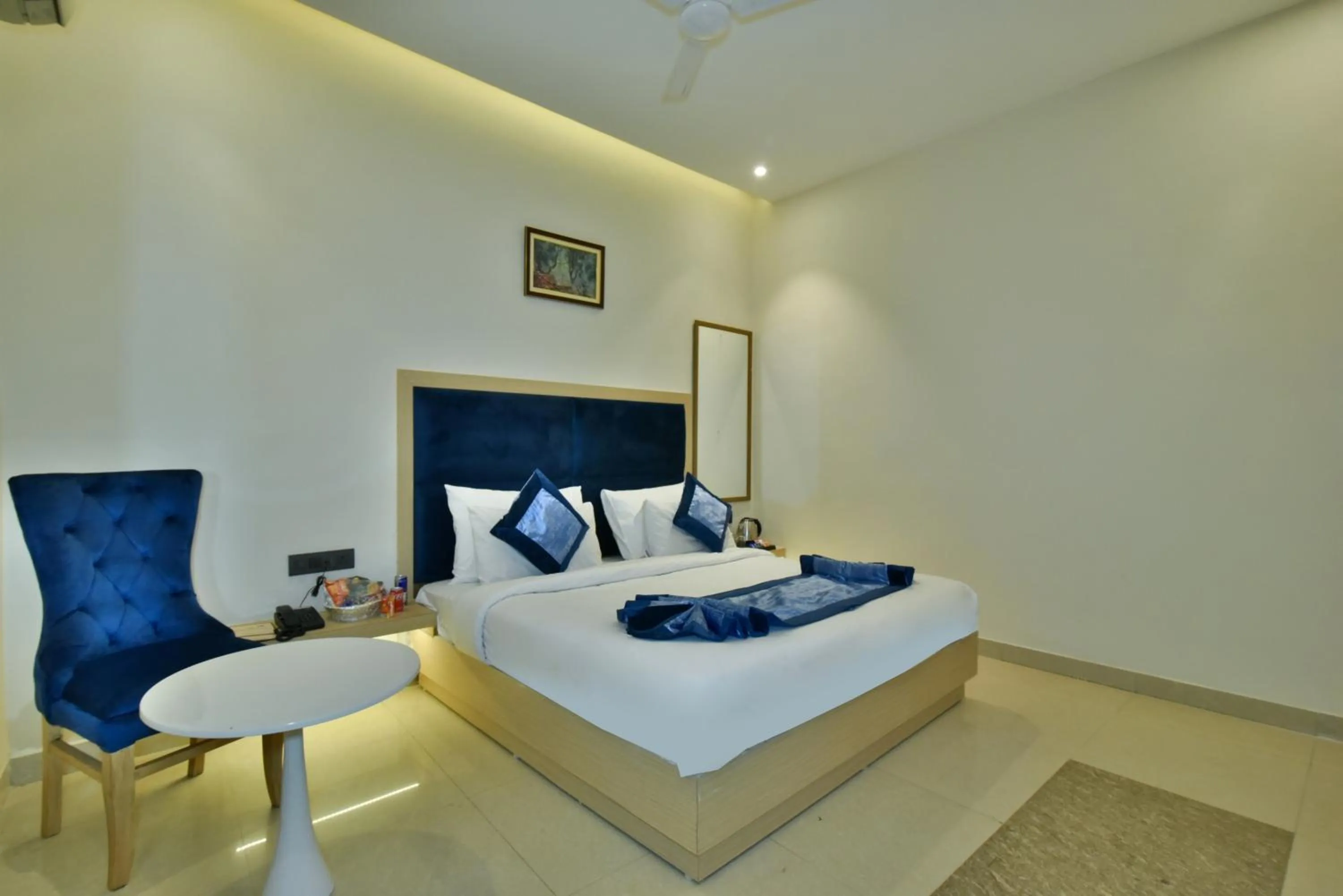 Photo of the whole room, Bed in Hotel Puri Palace