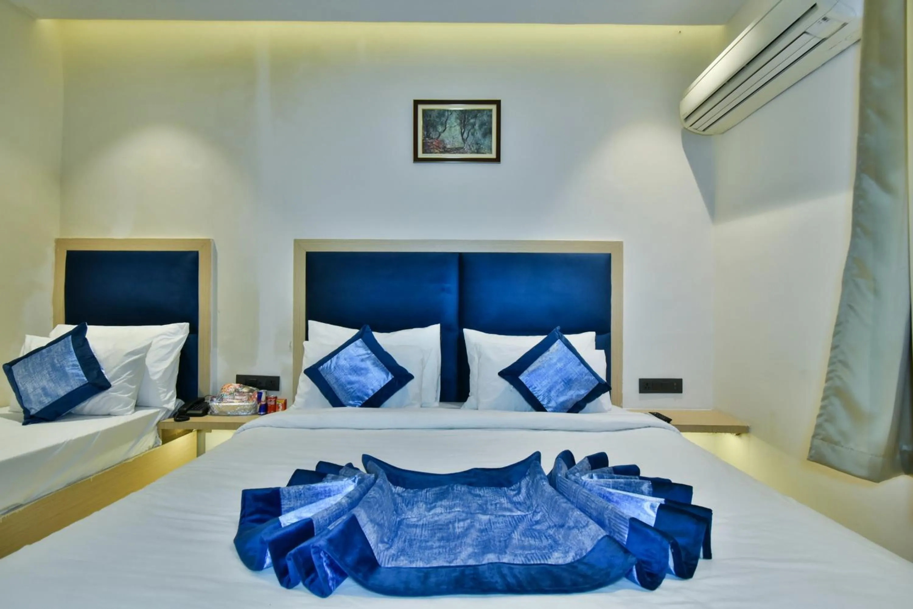 Photo of the whole room, Bed in Hotel Puri Palace