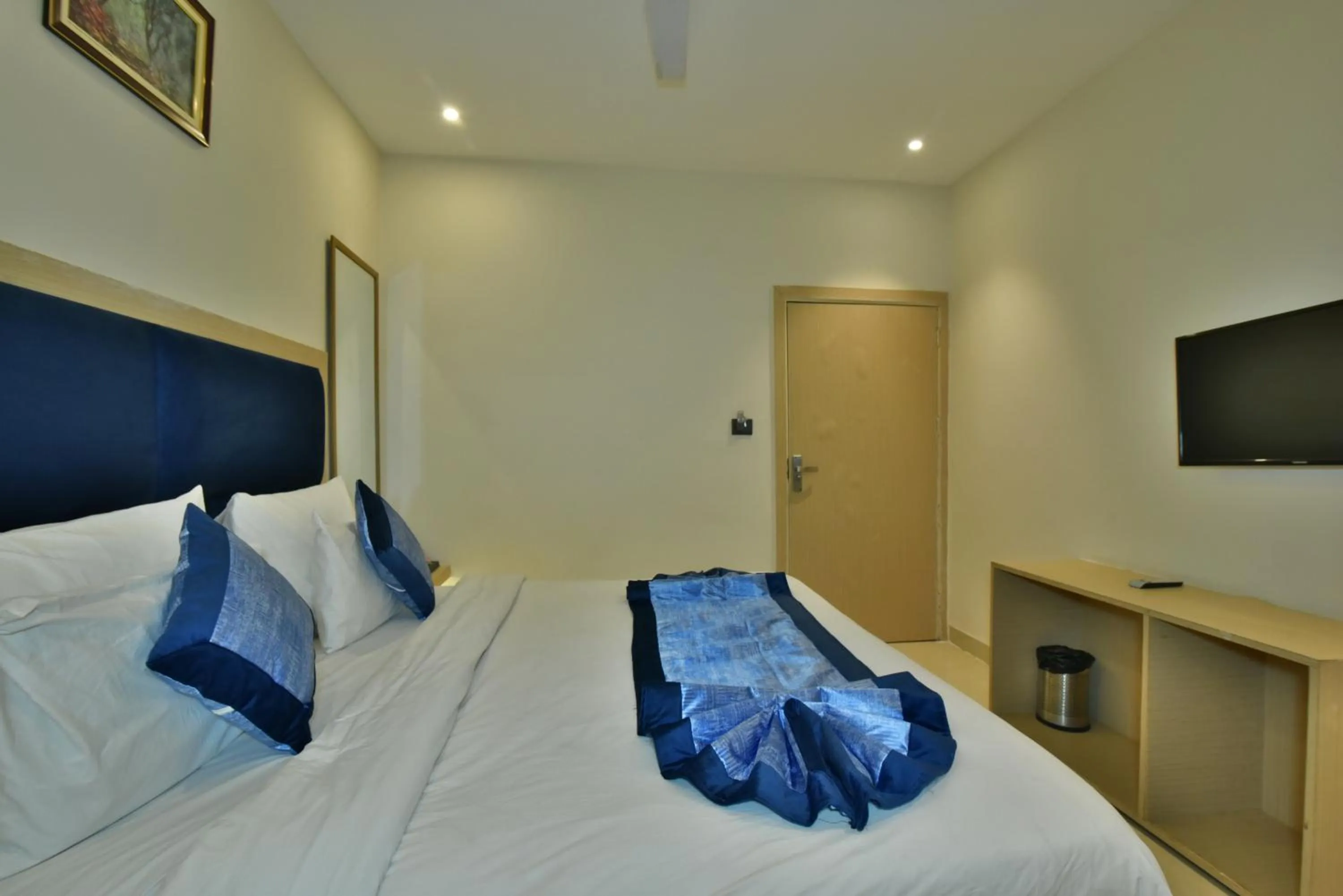 Bed in Hotel Puri Palace