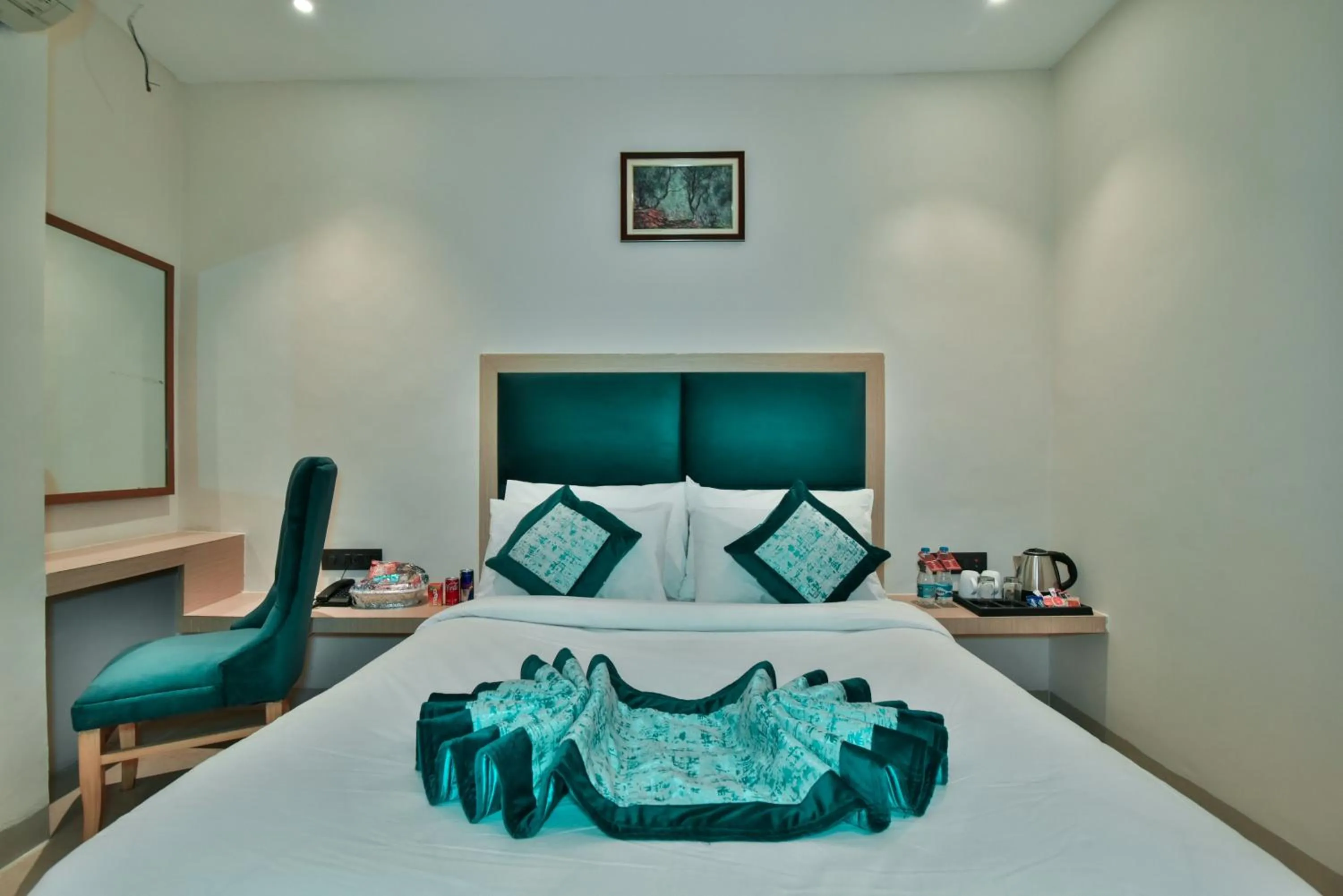 Photo of the whole room, Bed in Hotel Puri Palace