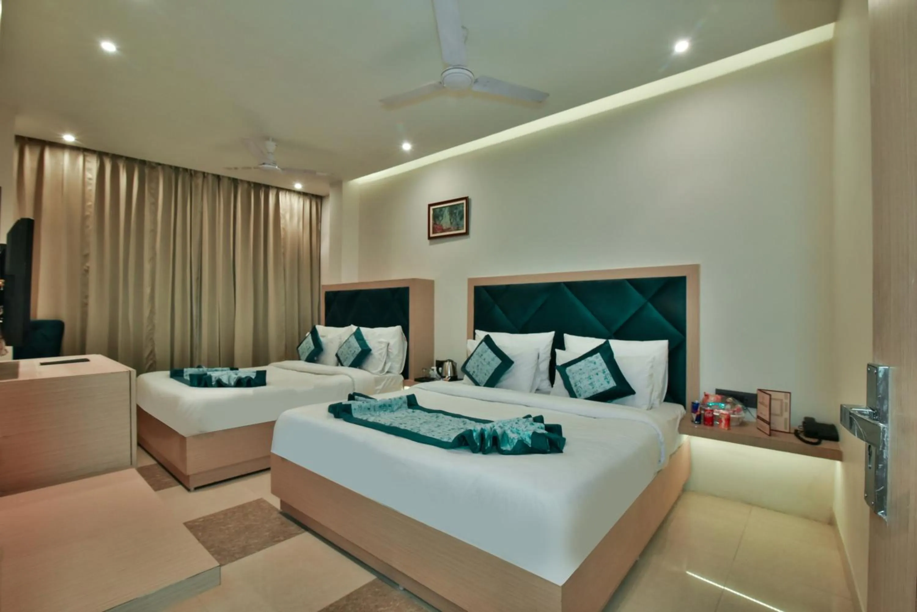 Photo of the whole room, Bed in Hotel Puri Palace