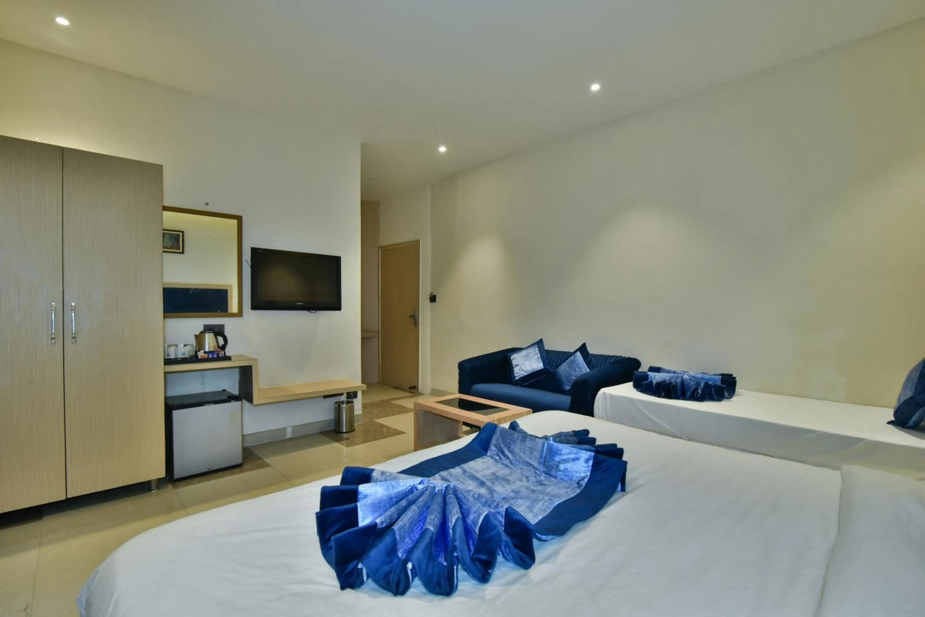 Photo of the whole room, Bed in Hotel Puri Palace