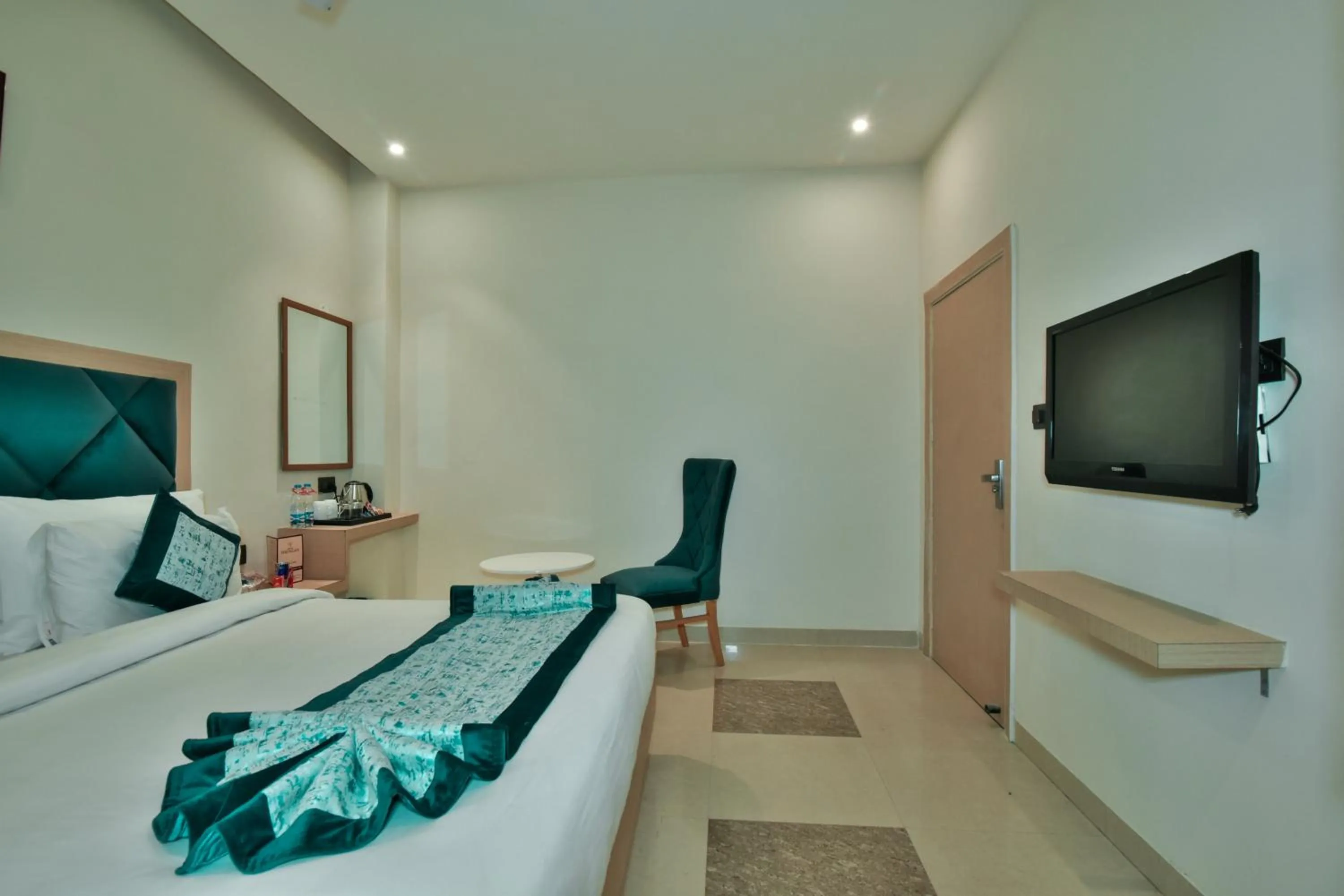 Photo of the whole room in Hotel Puri Palace