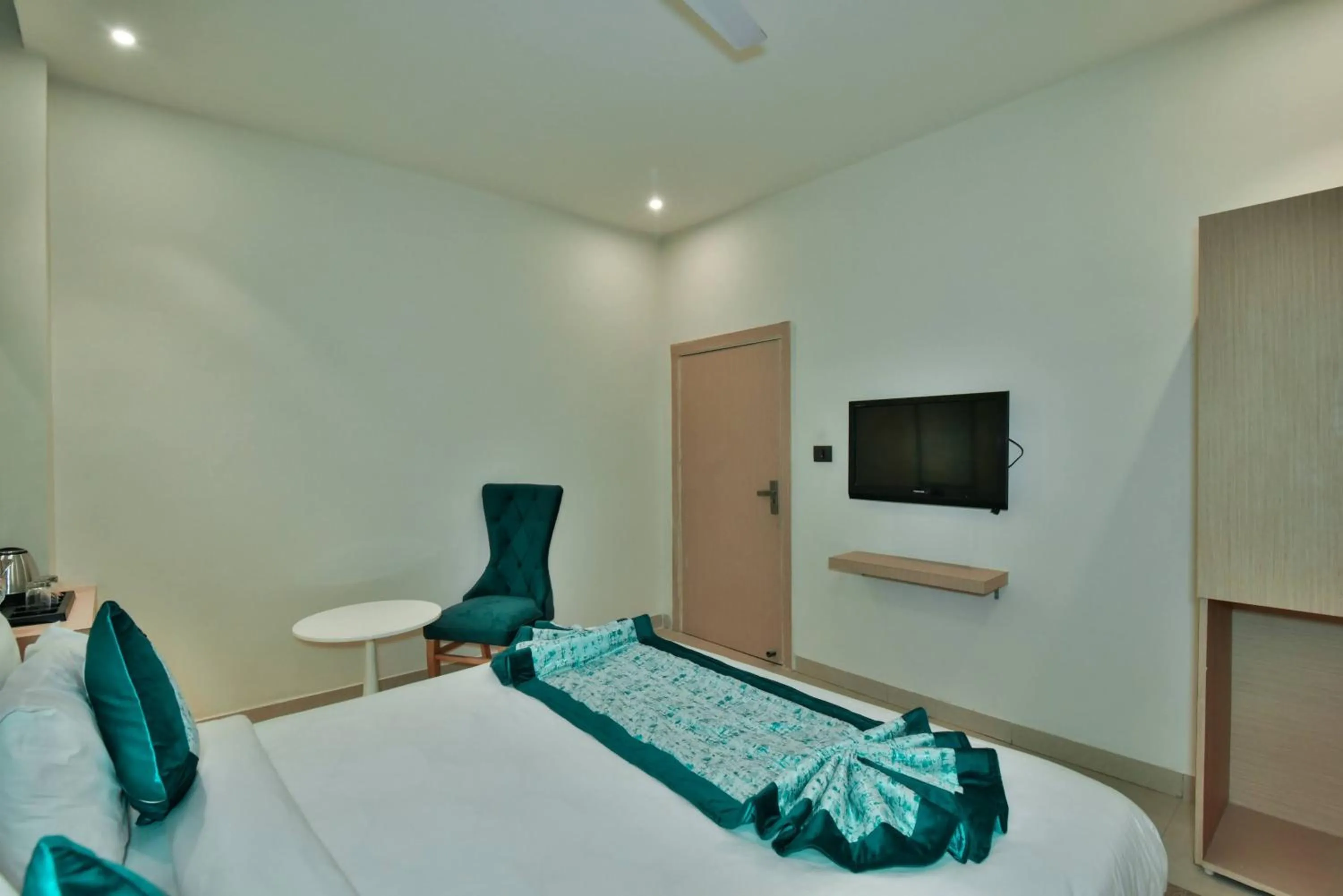 Photo of the whole room, Bed in Hotel Puri Palace