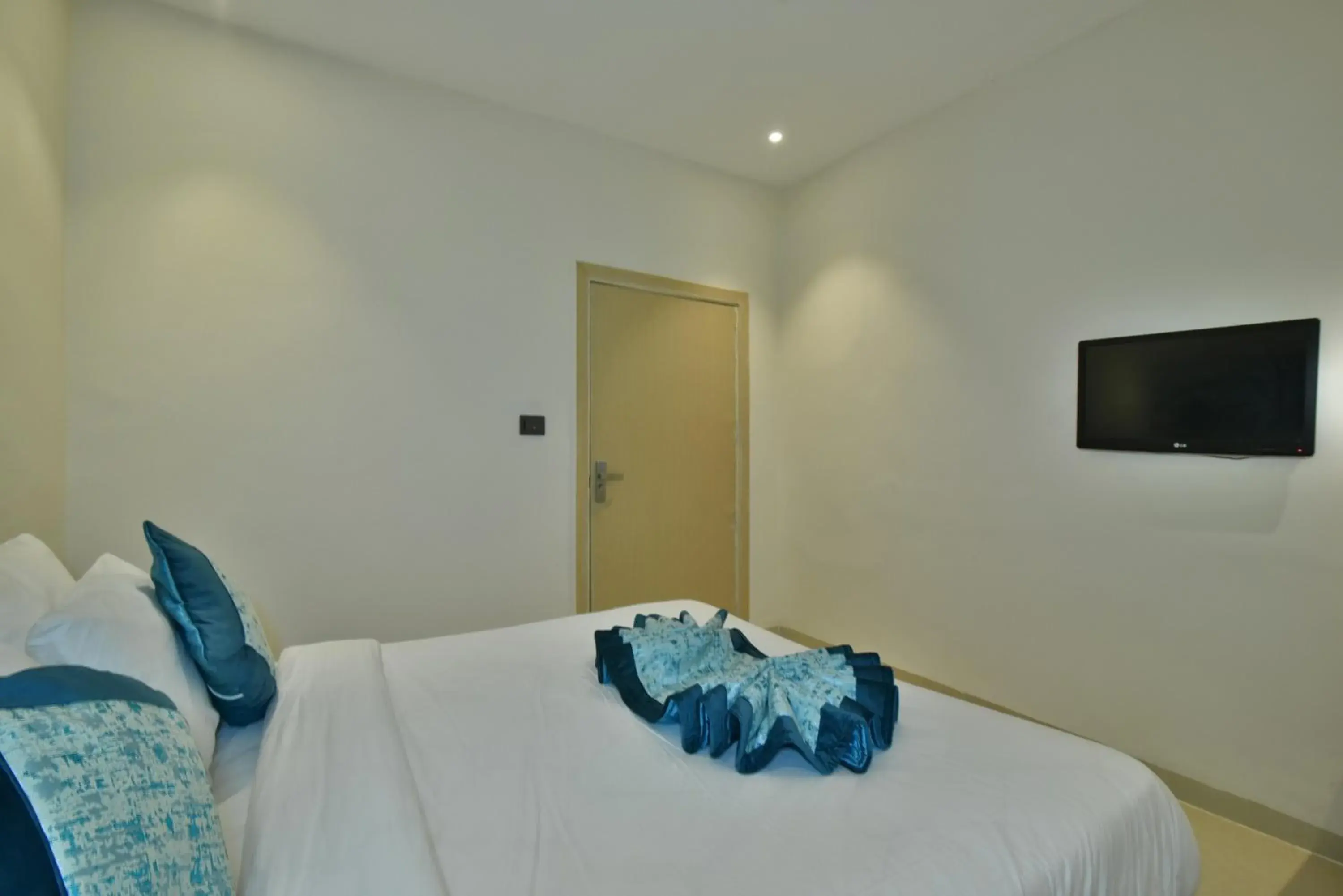 TV and multimedia, Bed in Hotel Puri Palace TV and multimedia, Bed in Hotel Puri Palace