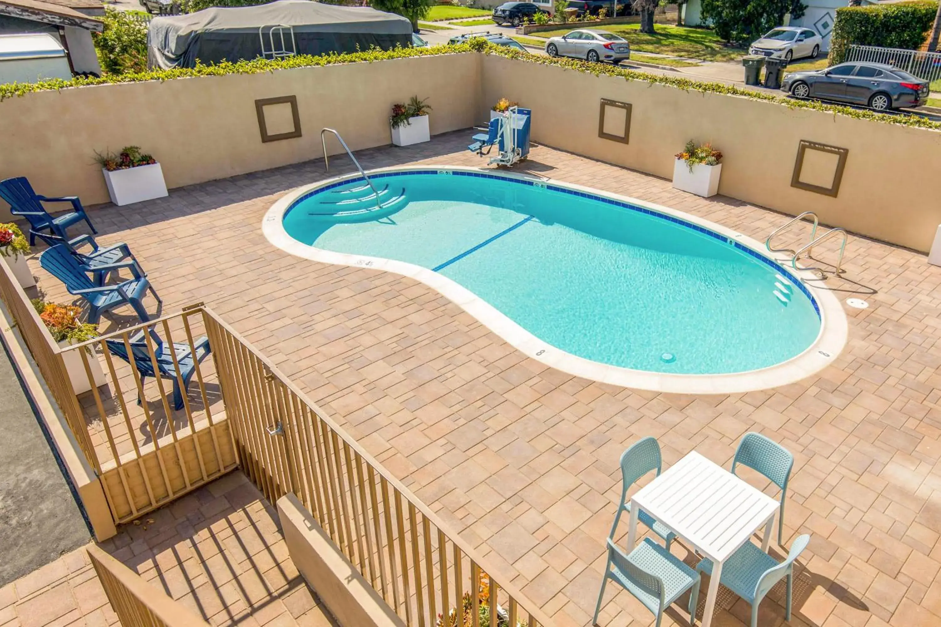 Pool view in Hotel 414 Anaheim Pool view in Hotel 414 Anaheim