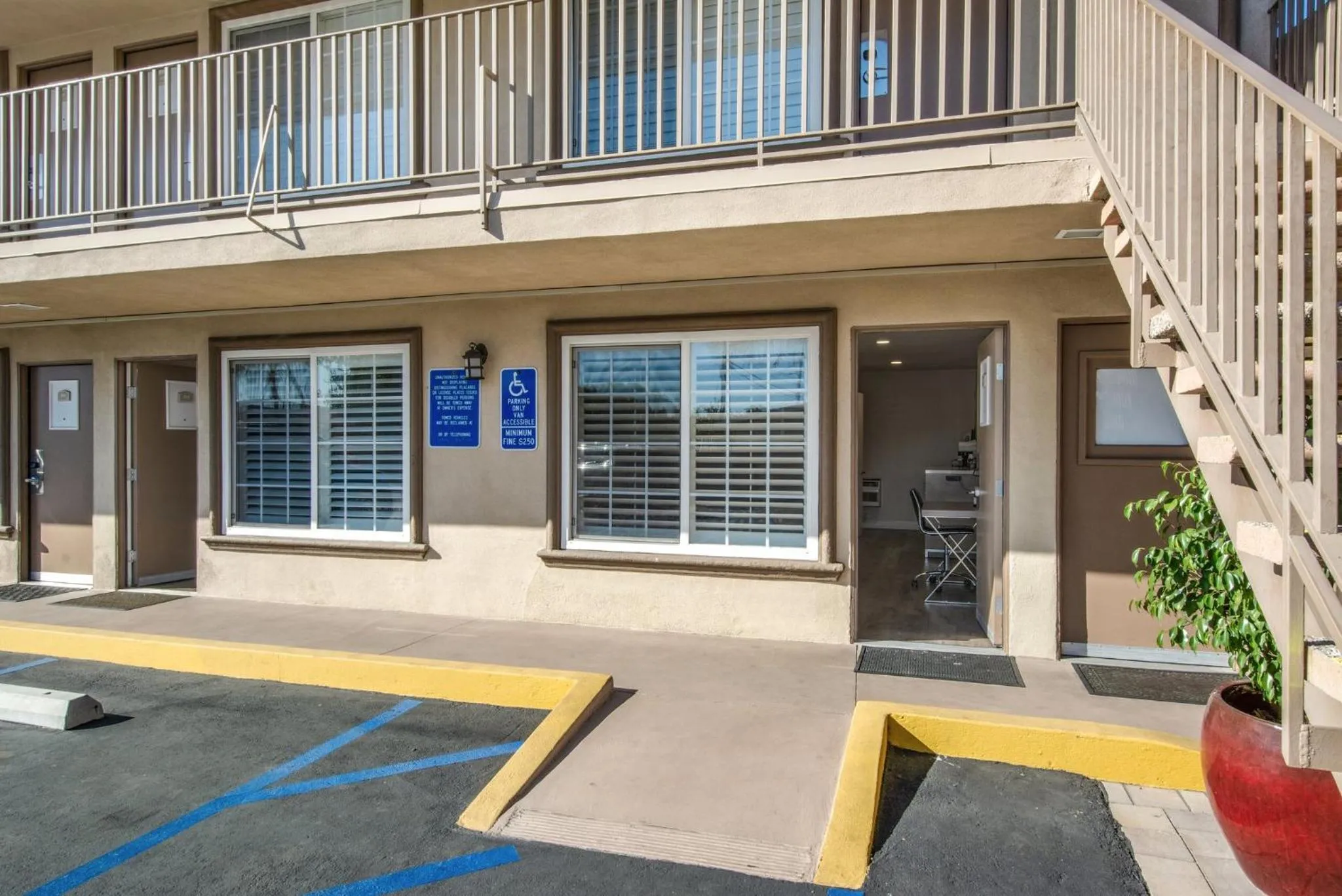 Property building in Hotel 414 Anaheim