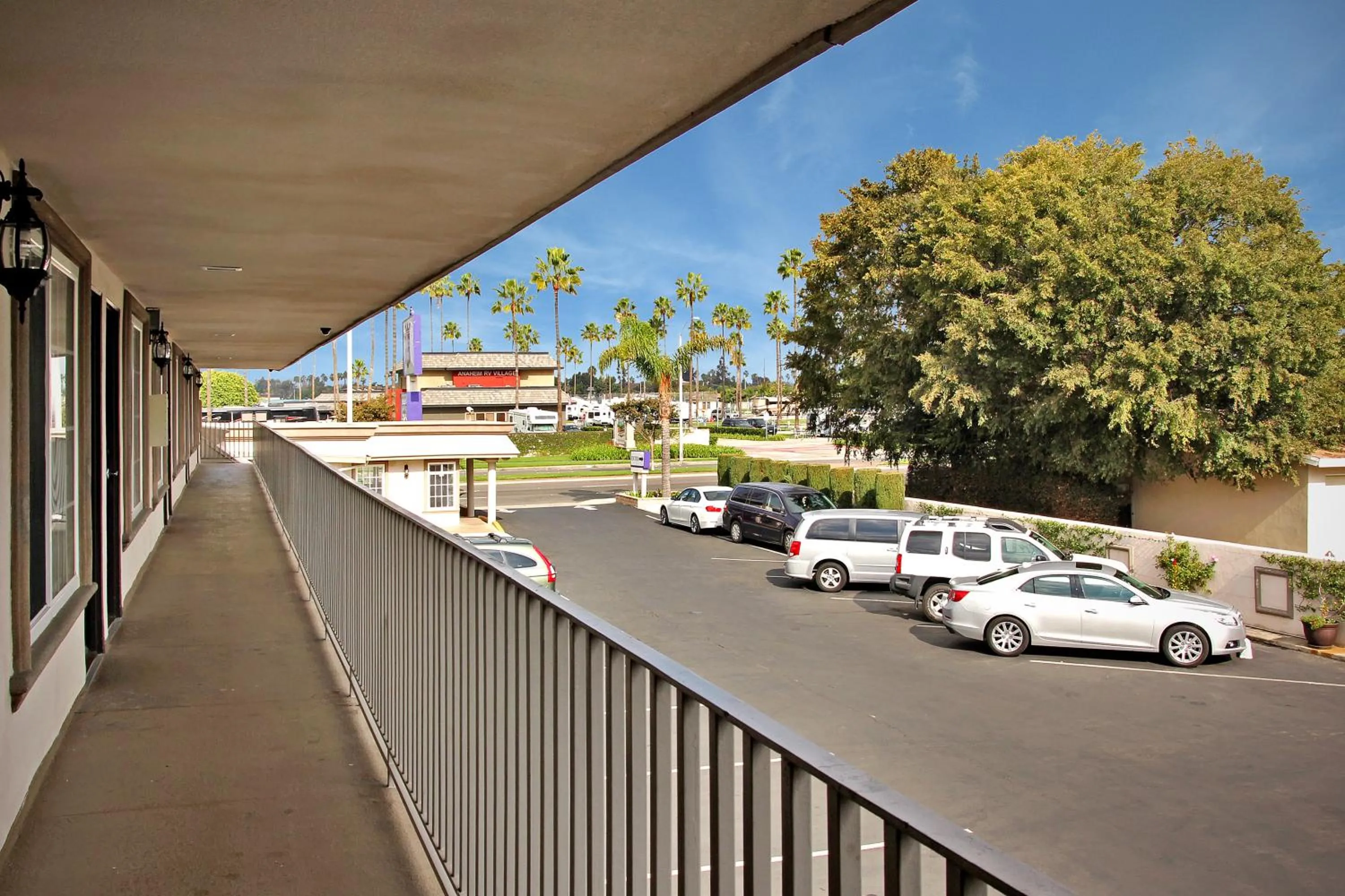 Facade/entrance in Hotel 414 Anaheim