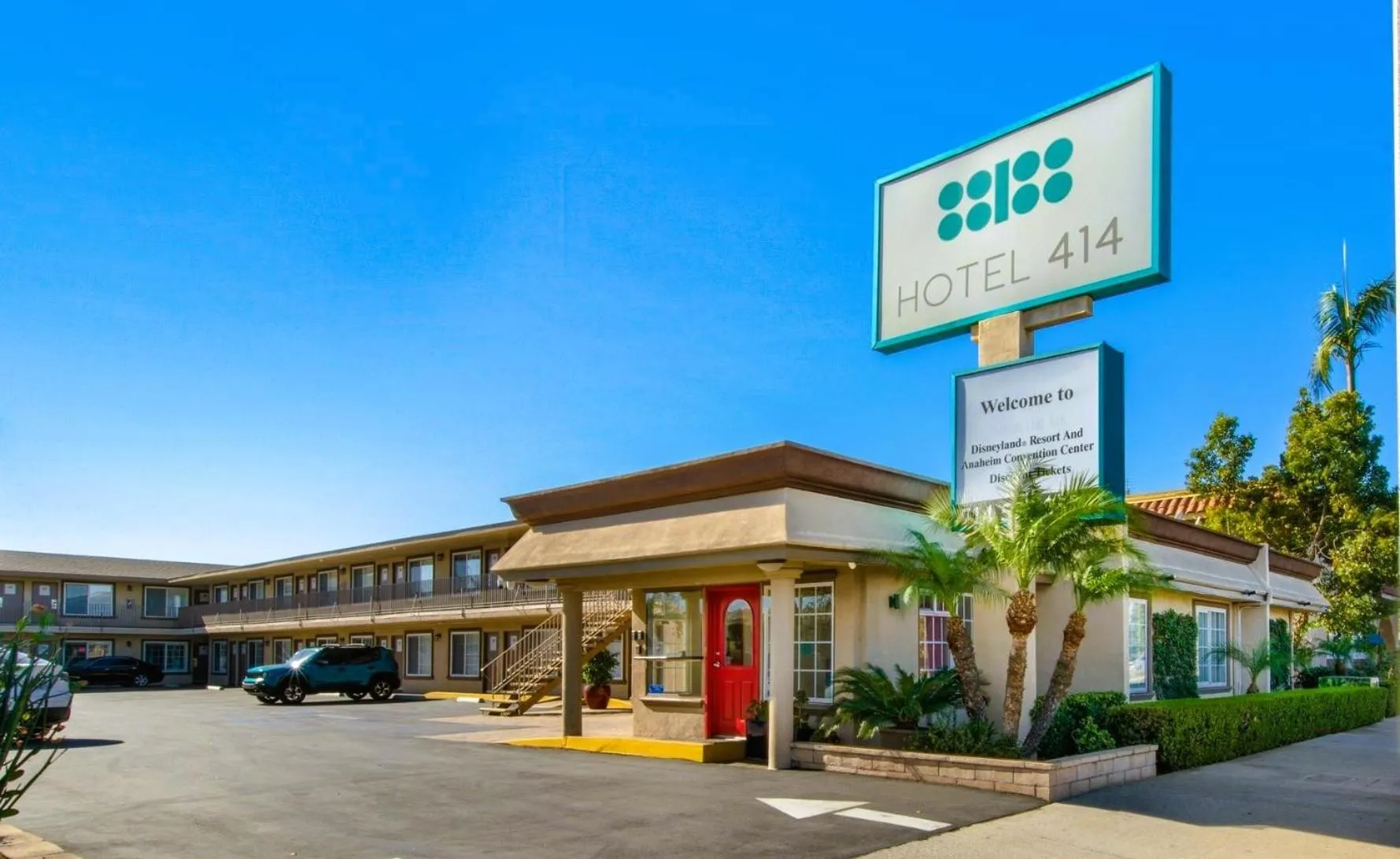 Property building in Hotel 414 Anaheim