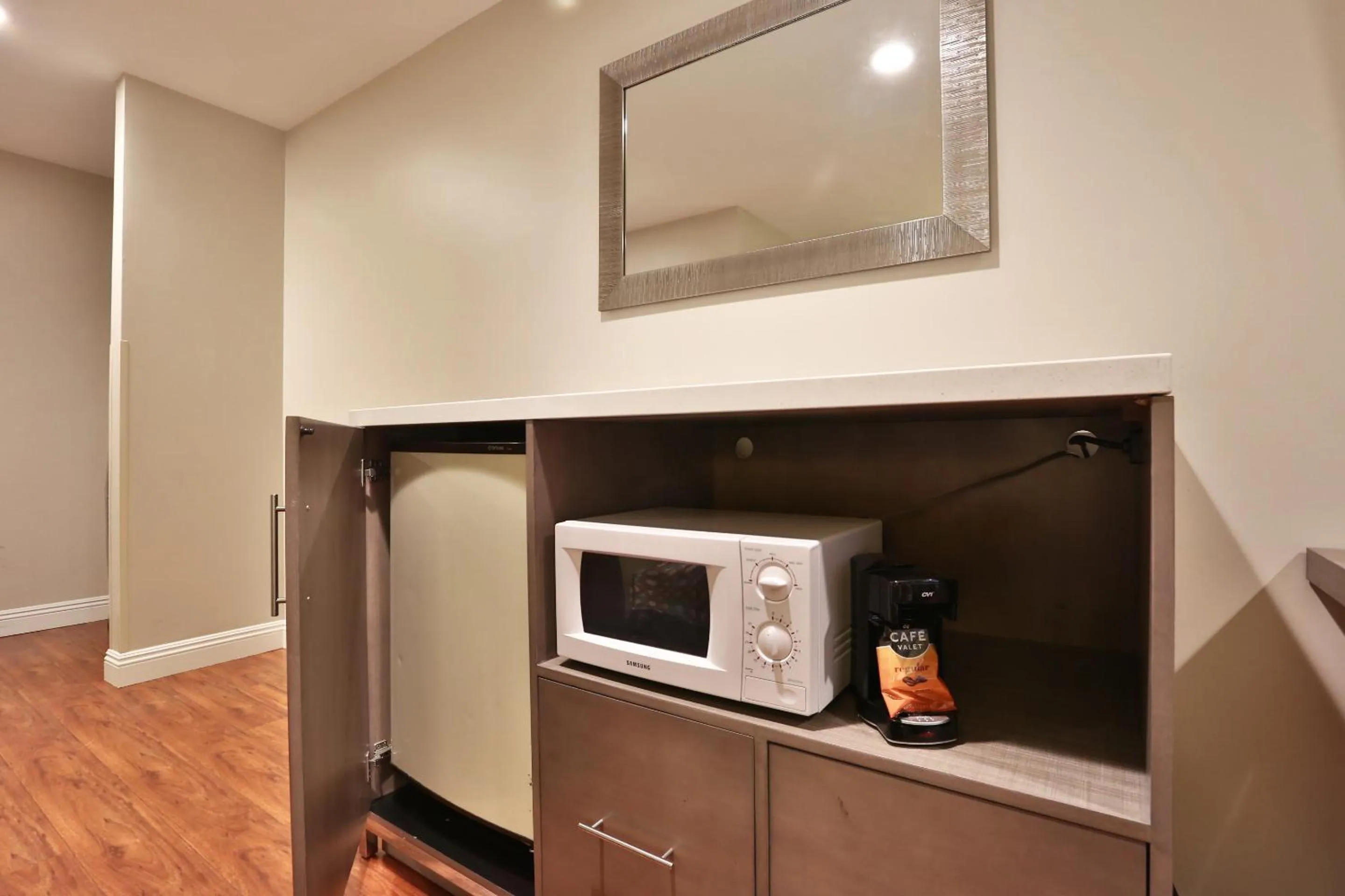 Bedroom in Hotel 414 Anaheim