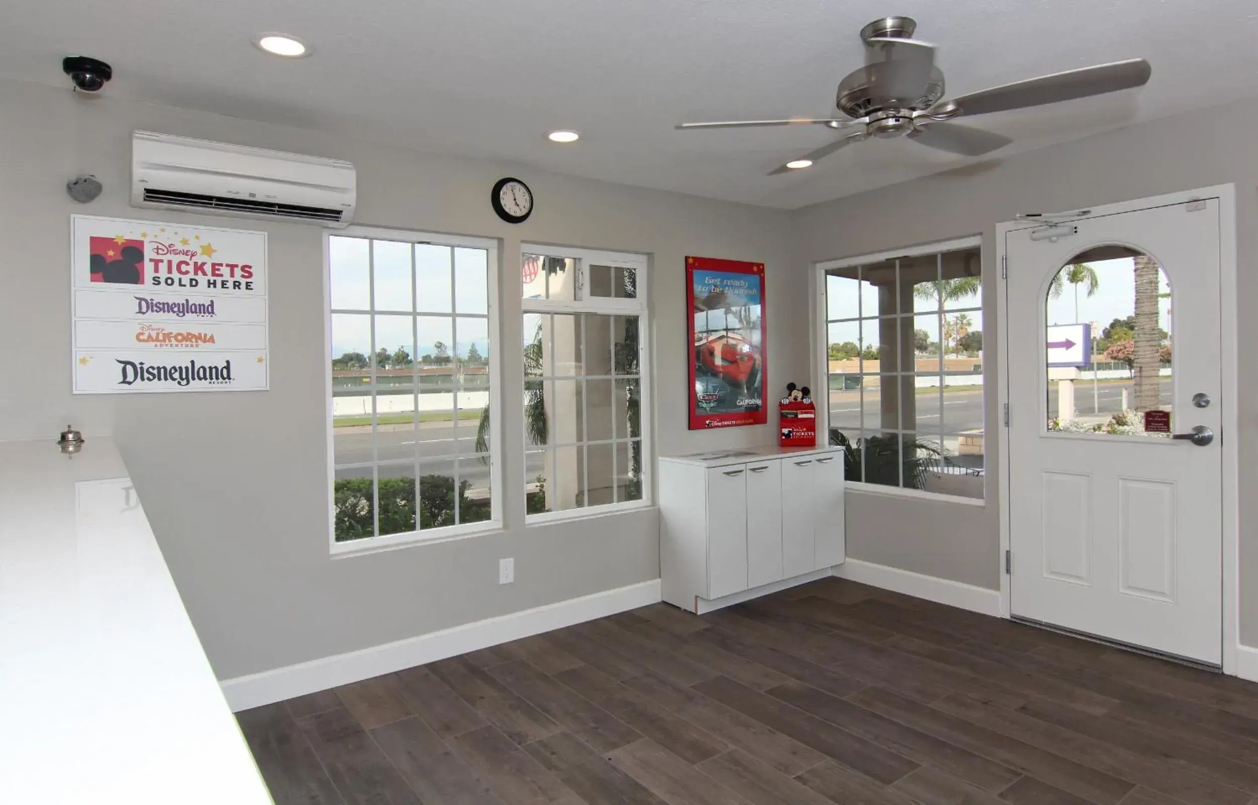 Lobby or reception in Hotel 414 Anaheim Lobby or reception in Hotel 414 Anaheim