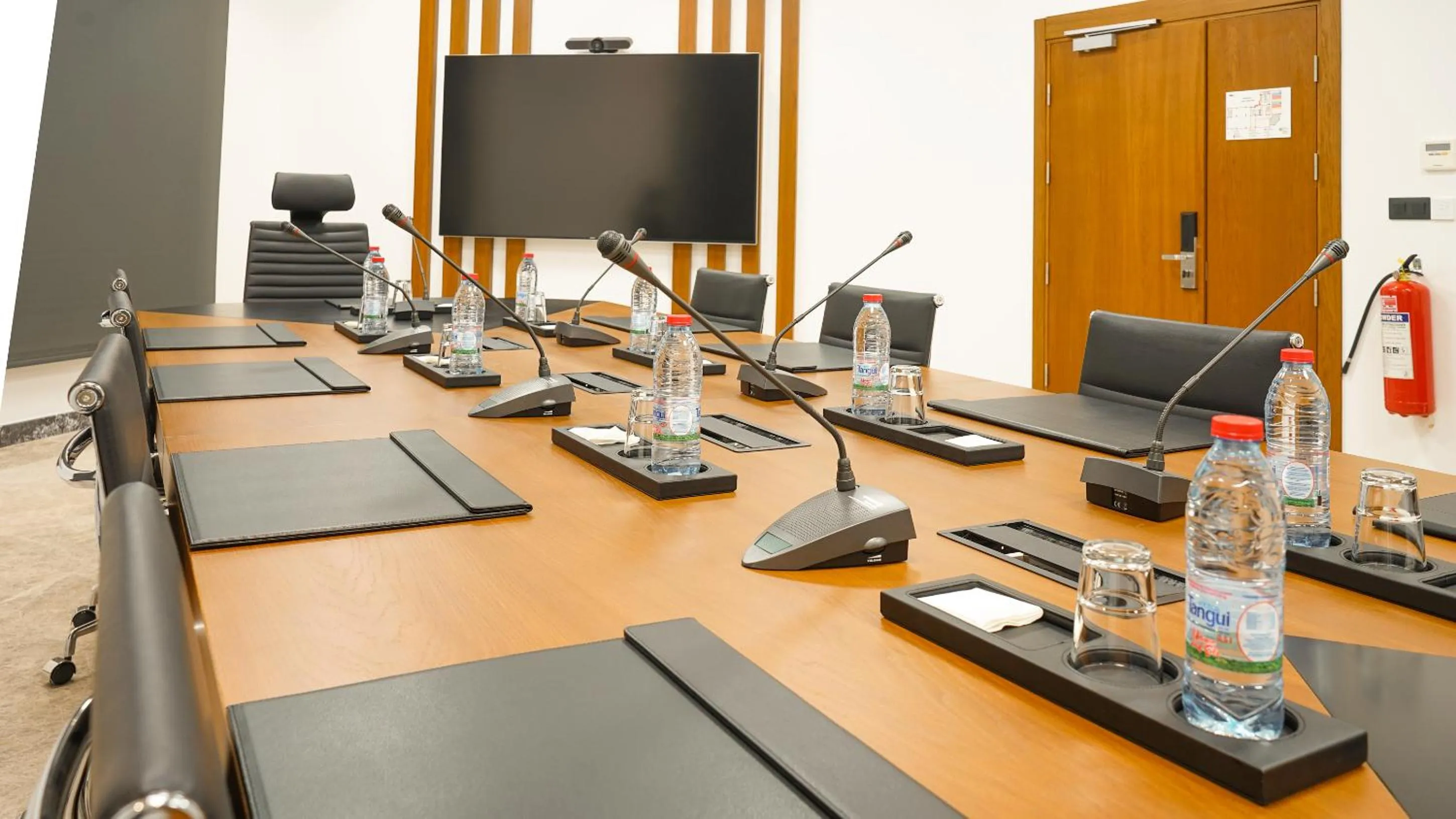 Communal lounge/ TV room in STAR LAND HOTEL BASTOS