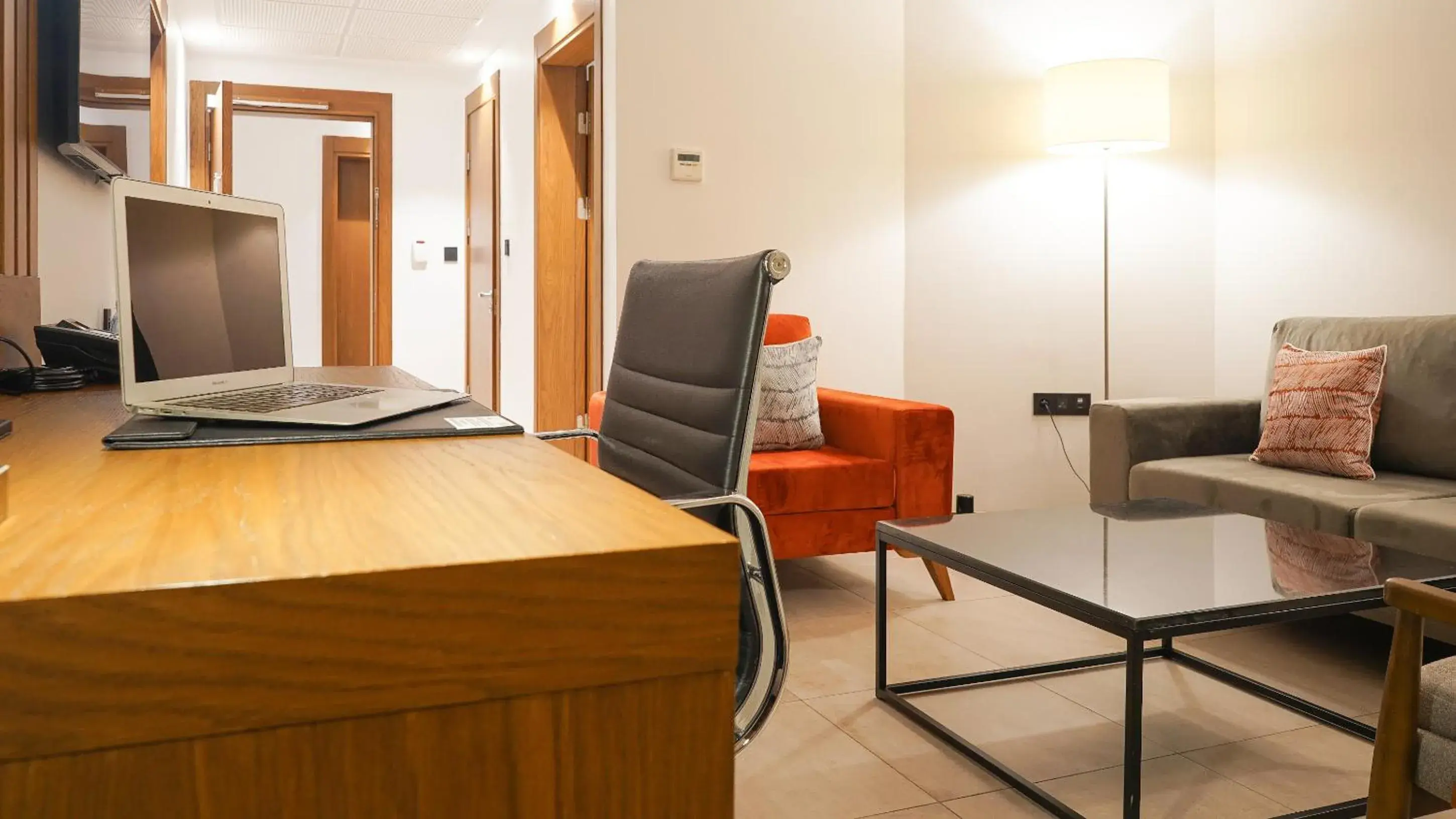 Superior King Room - single occupancy in STAR LAND HOTEL BASTOS Superior King Room - single occupancy in STAR LAND HOTEL BASTOS