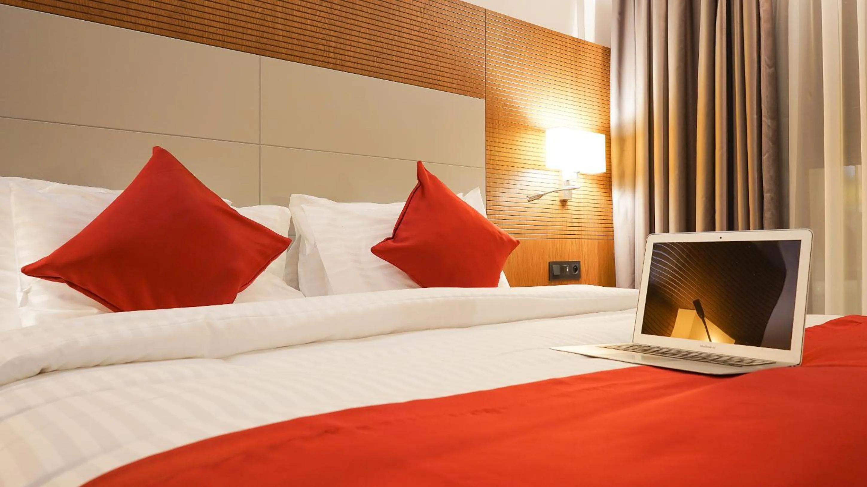 STAR LAND HOTEL BASTOS