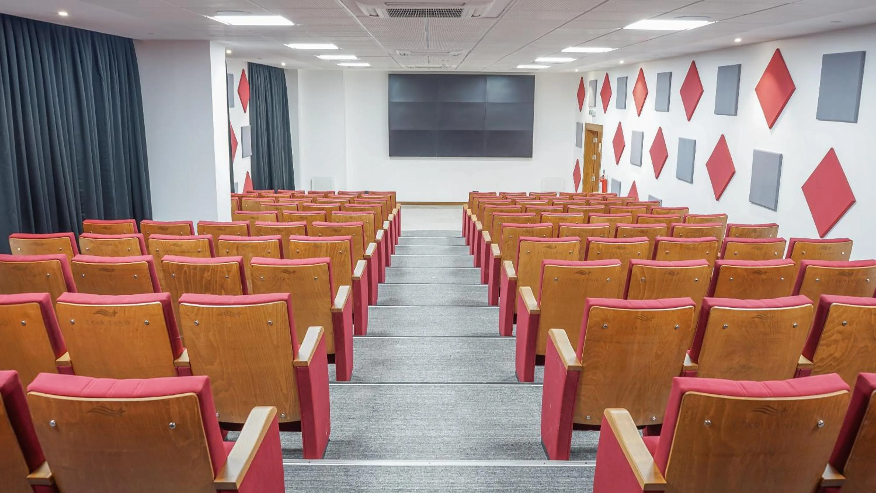 Business facilities in STAR LAND HOTEL BASTOS