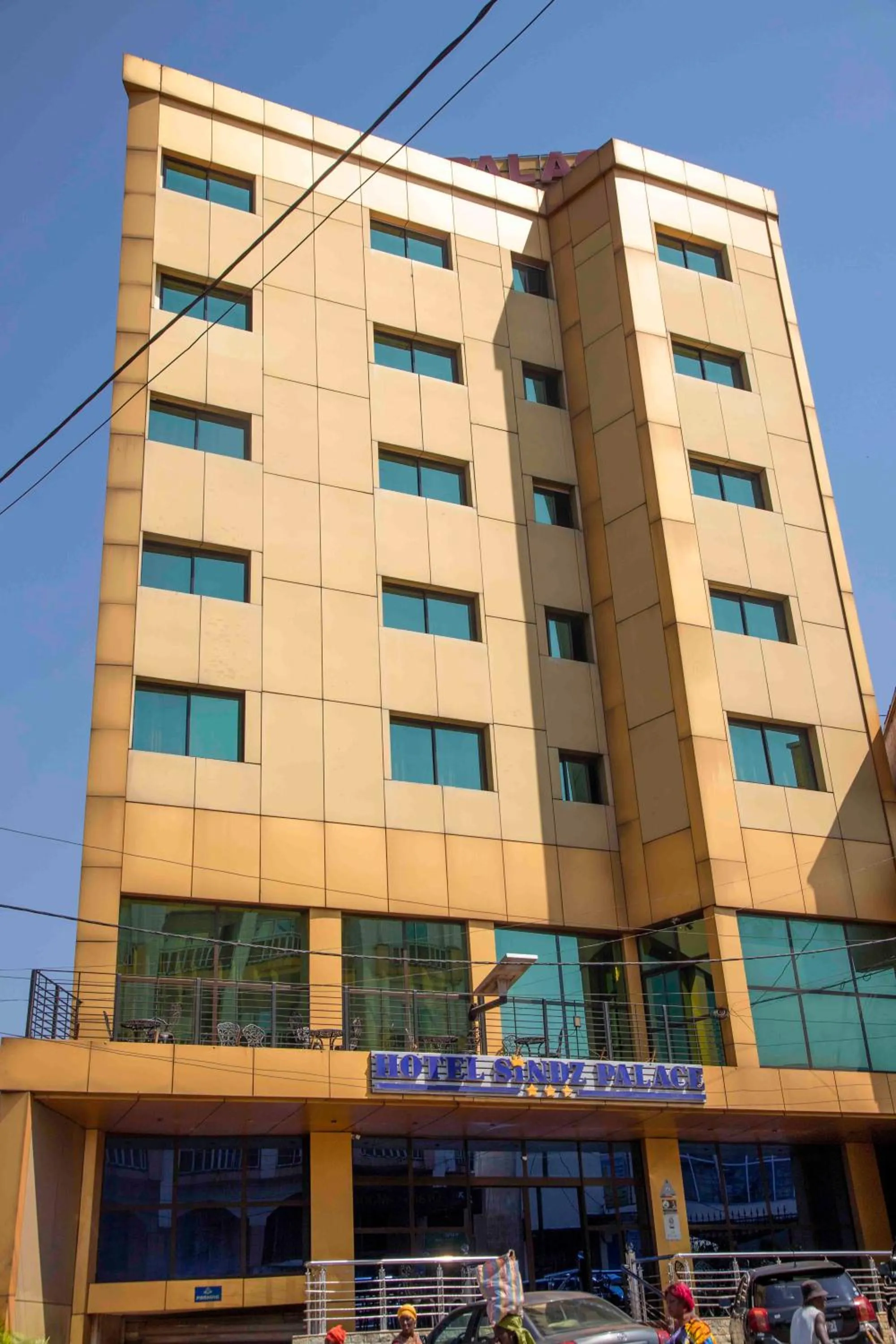 Property building in Hôtel Sindz Palace