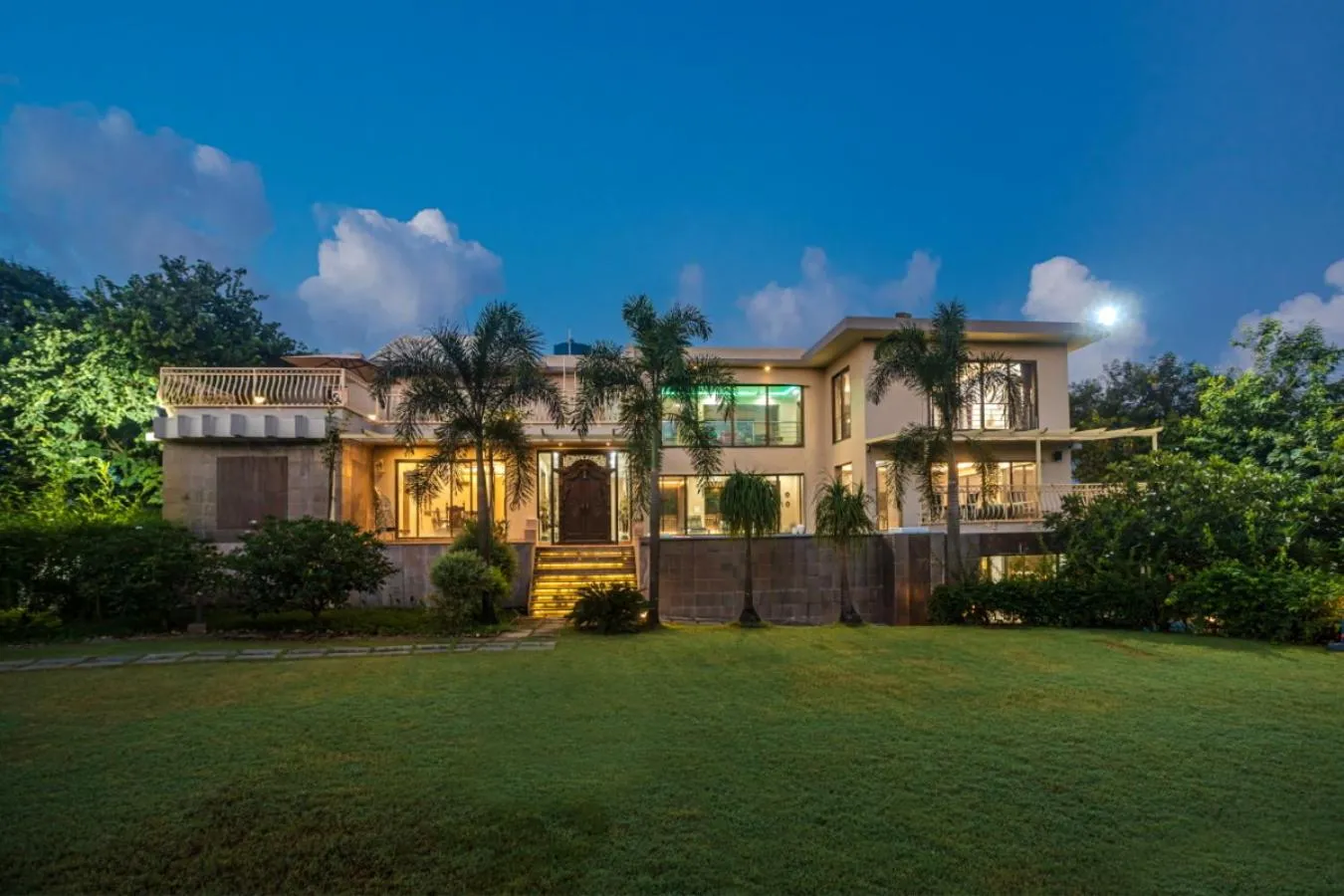 SaffronStays Aura - 4BR luxury pool villa with gym, BBQ deck, lawns & indoor games near Kihim Beach