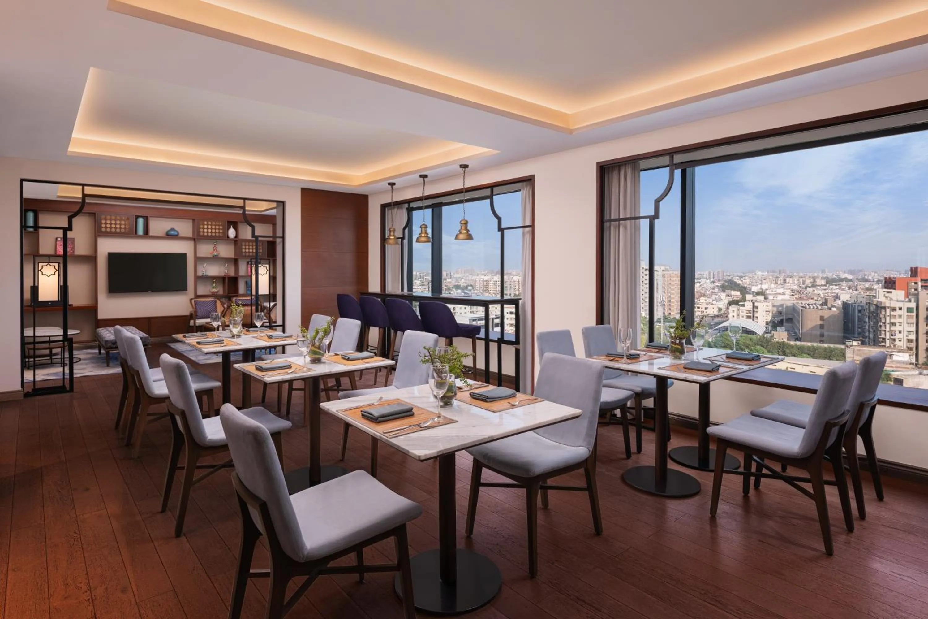 Lounge or bar in Renaissance Ahmedabad Hotel