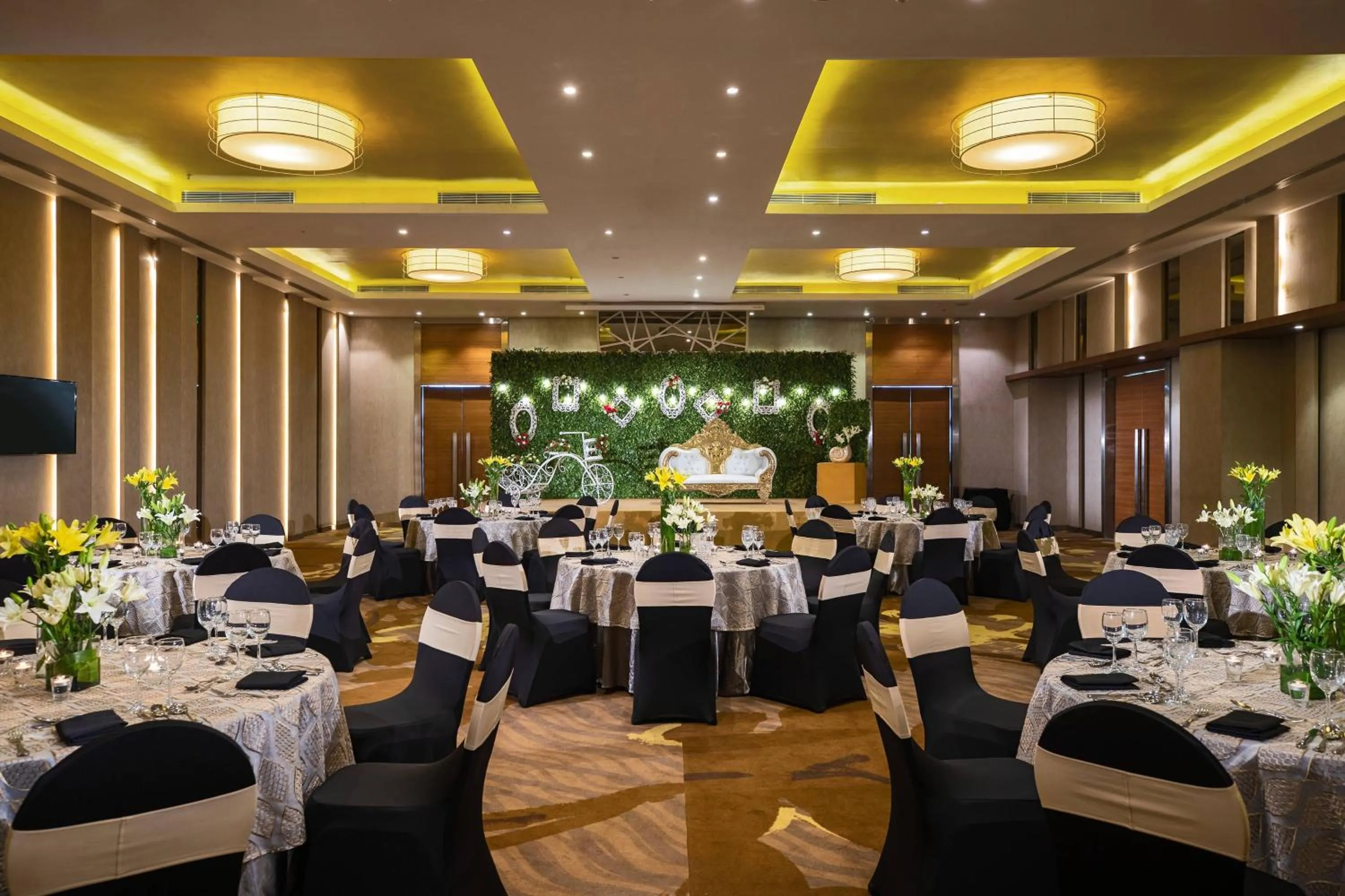 Meeting/conference room in Renaissance Ahmedabad Hotel
