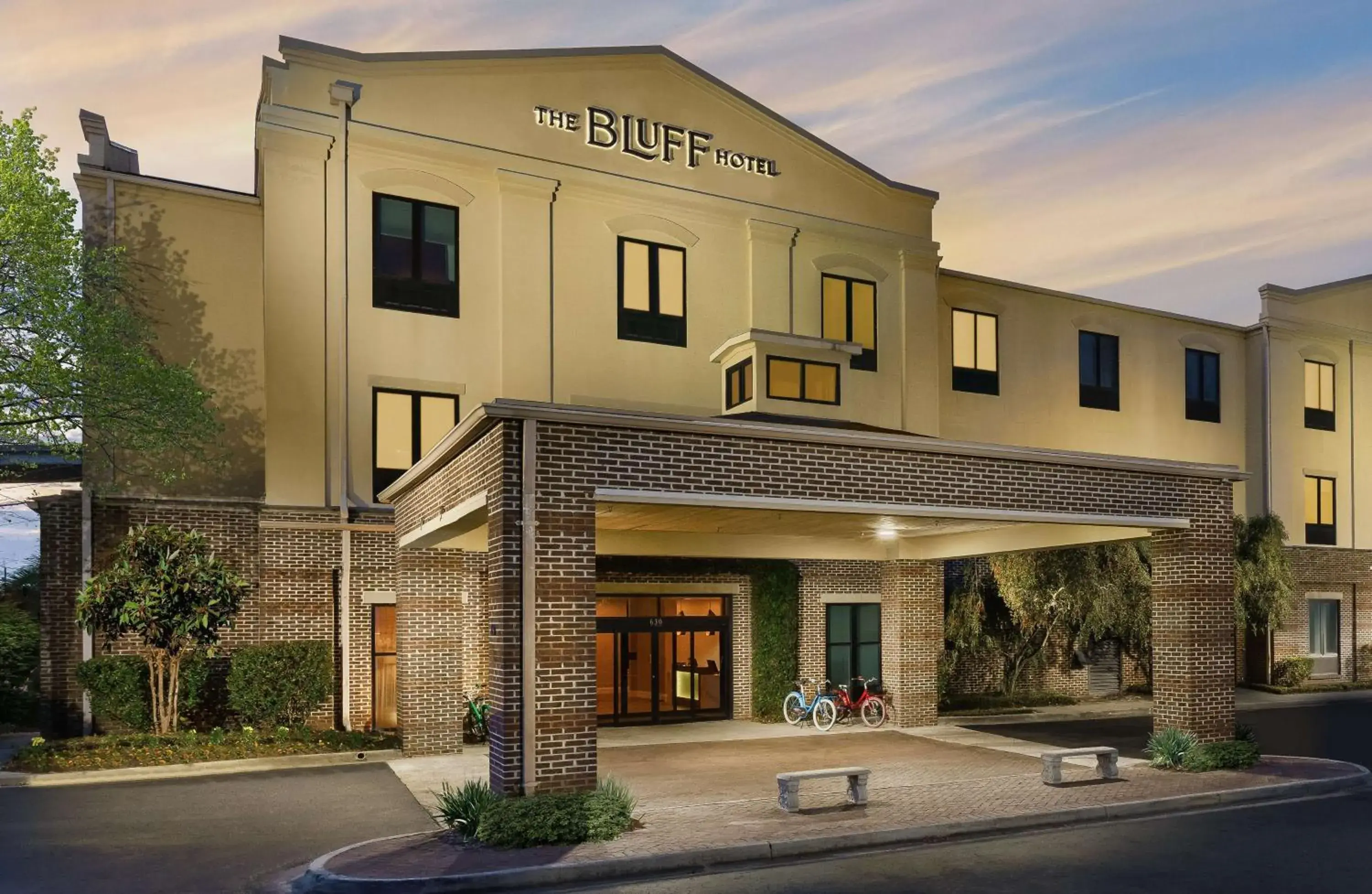 Property building in The Bluff Hotel Savannah, Tapestry Collection by Hilton Property building in The Bluff Hotel Savannah, Tapestry Collection by Hilton
