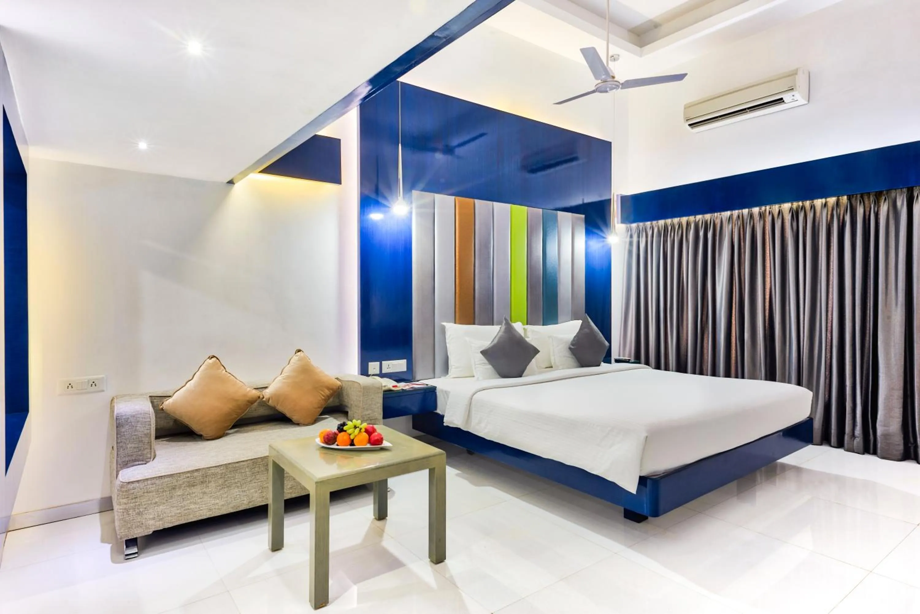 Decorative detail, Bed in Grande Bay Resort and Spa Mamallapuram