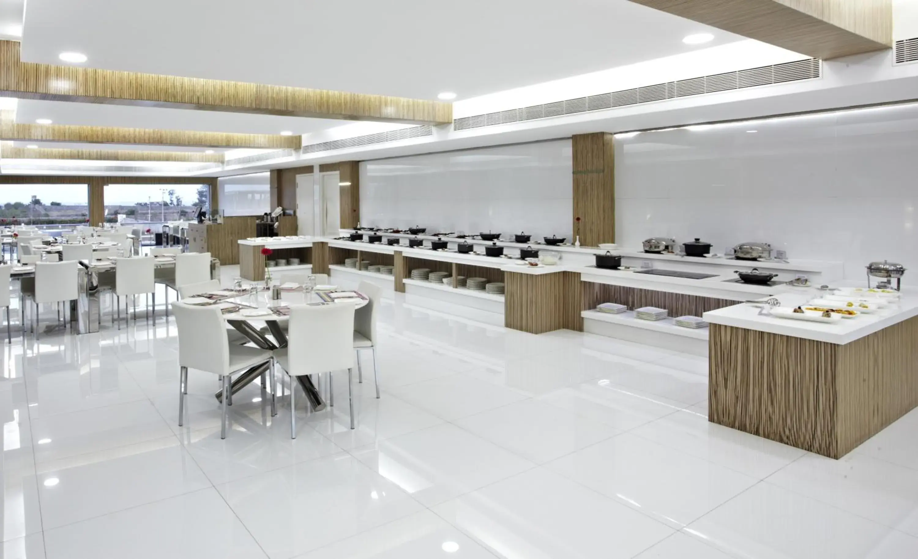 Restaurant/places to eat in Grande Bay Resort and Spa Mamallapuram Restaurant/places to eat in Grande Bay Resort and Spa Mamallapuram