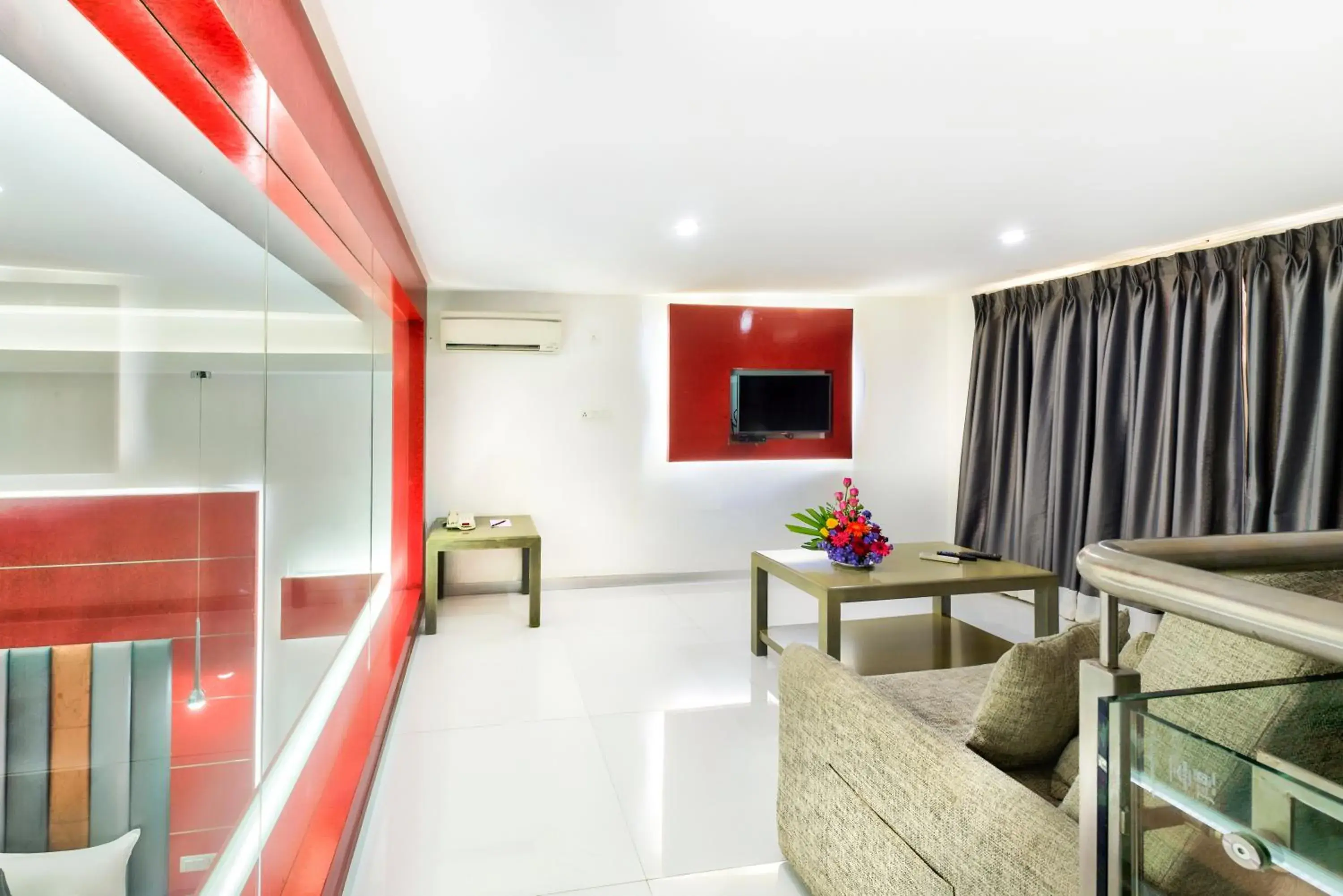 Living room in Grande Bay Resort and Spa Mamallapuram Living room in Grande Bay Resort and Spa Mamallapuram