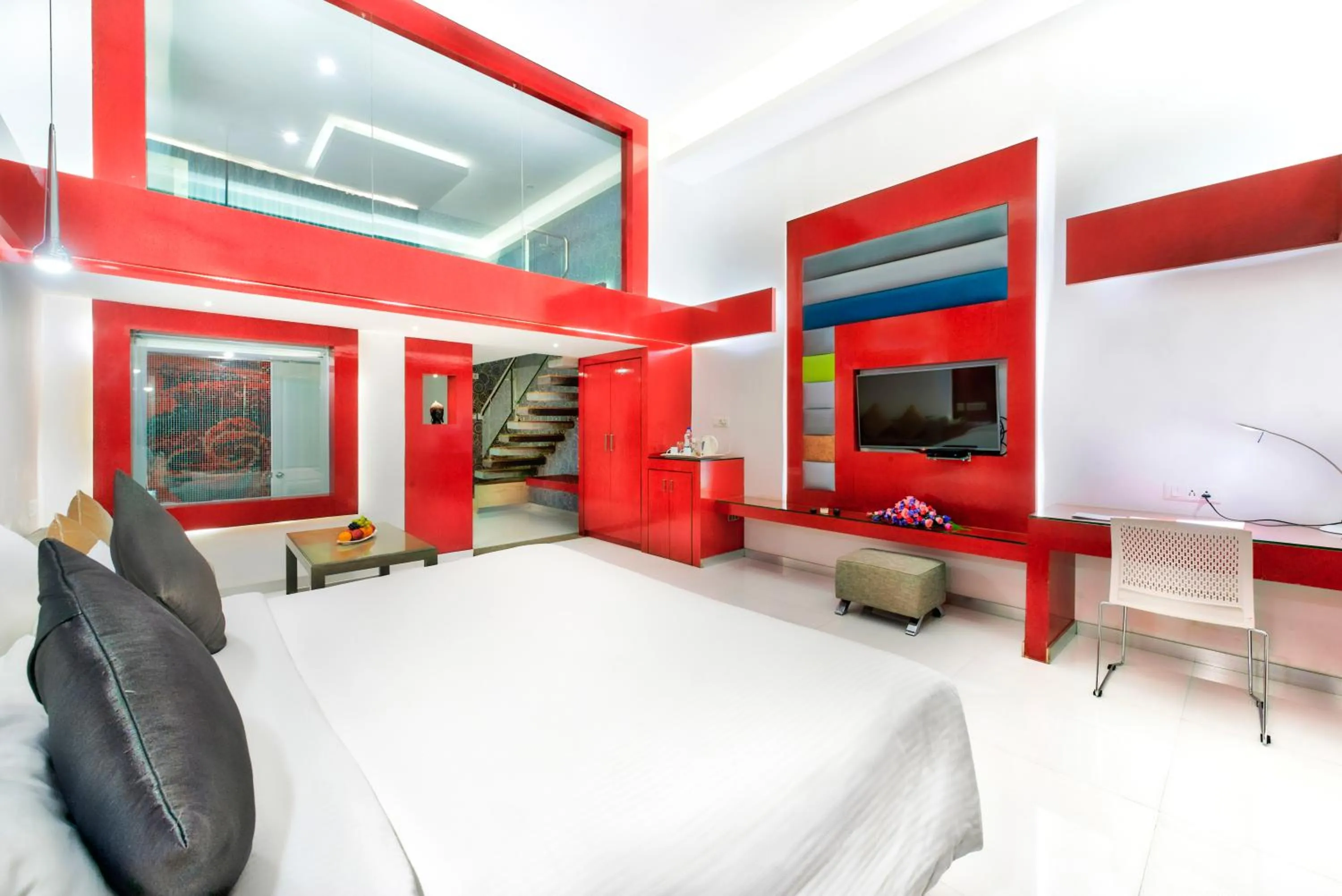 Photo of the whole room, Bed in Grande Bay Resort and Spa Mamallapuram