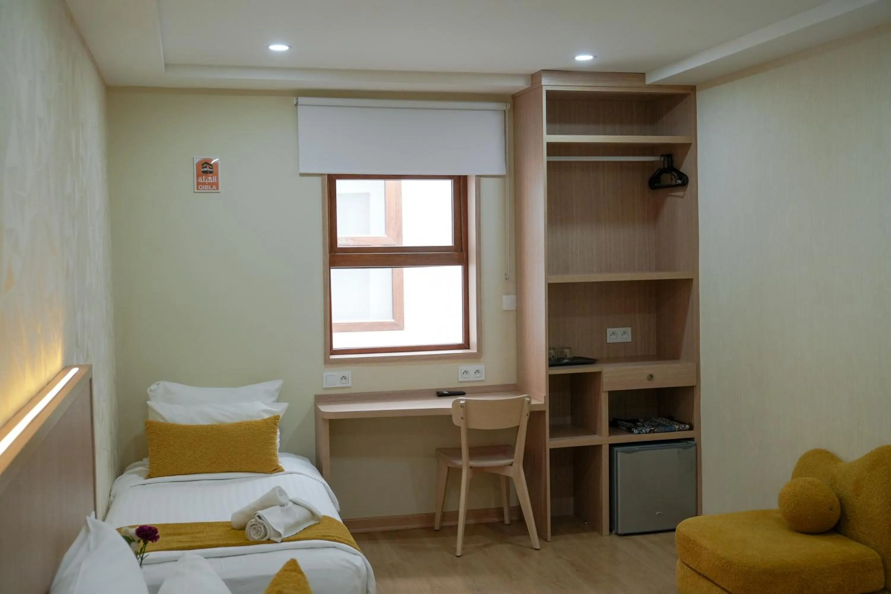 Seating area, Bed in Sahariano hotel City Center