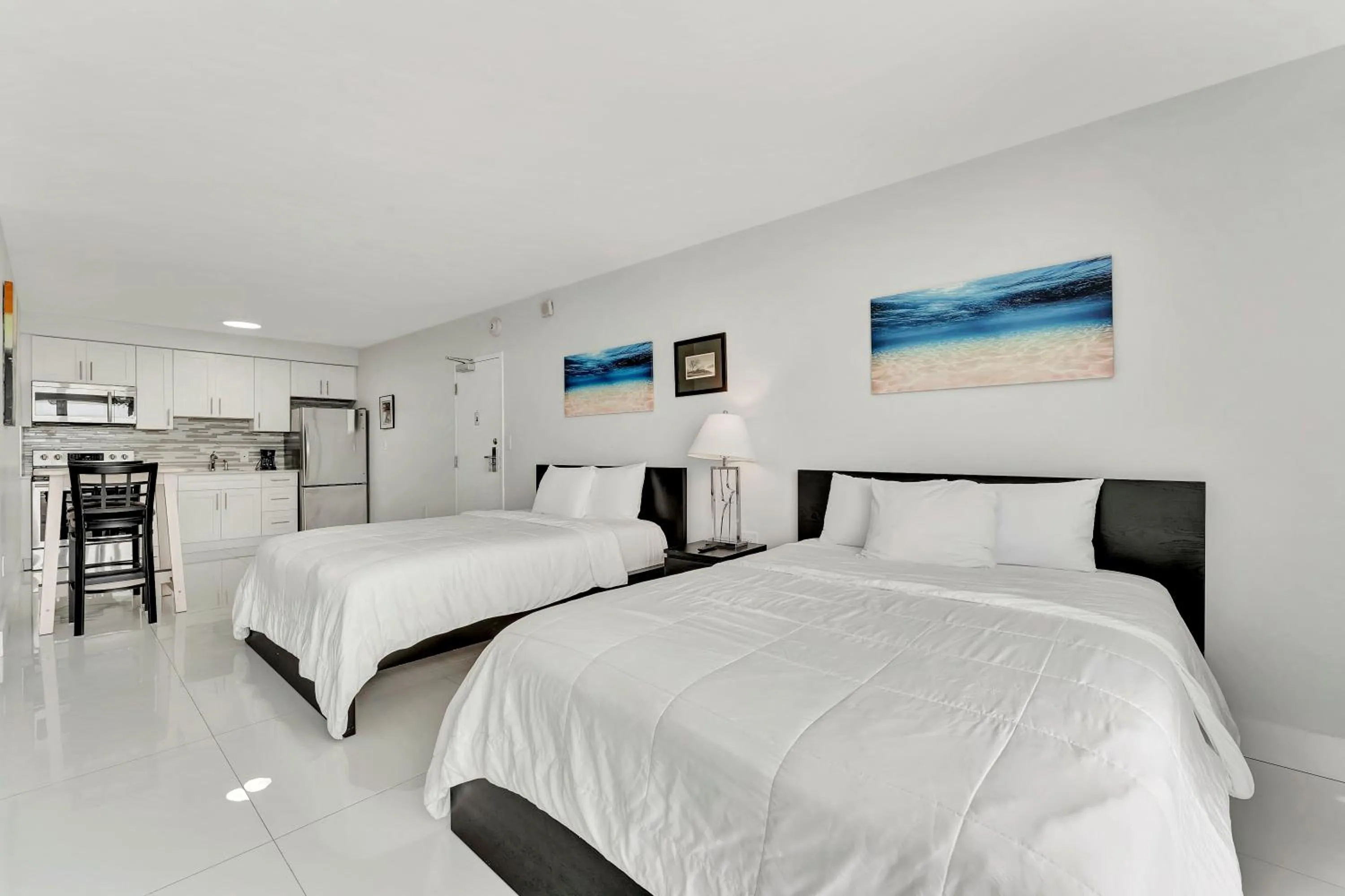 Bed in Ocean Manor Beach Resort