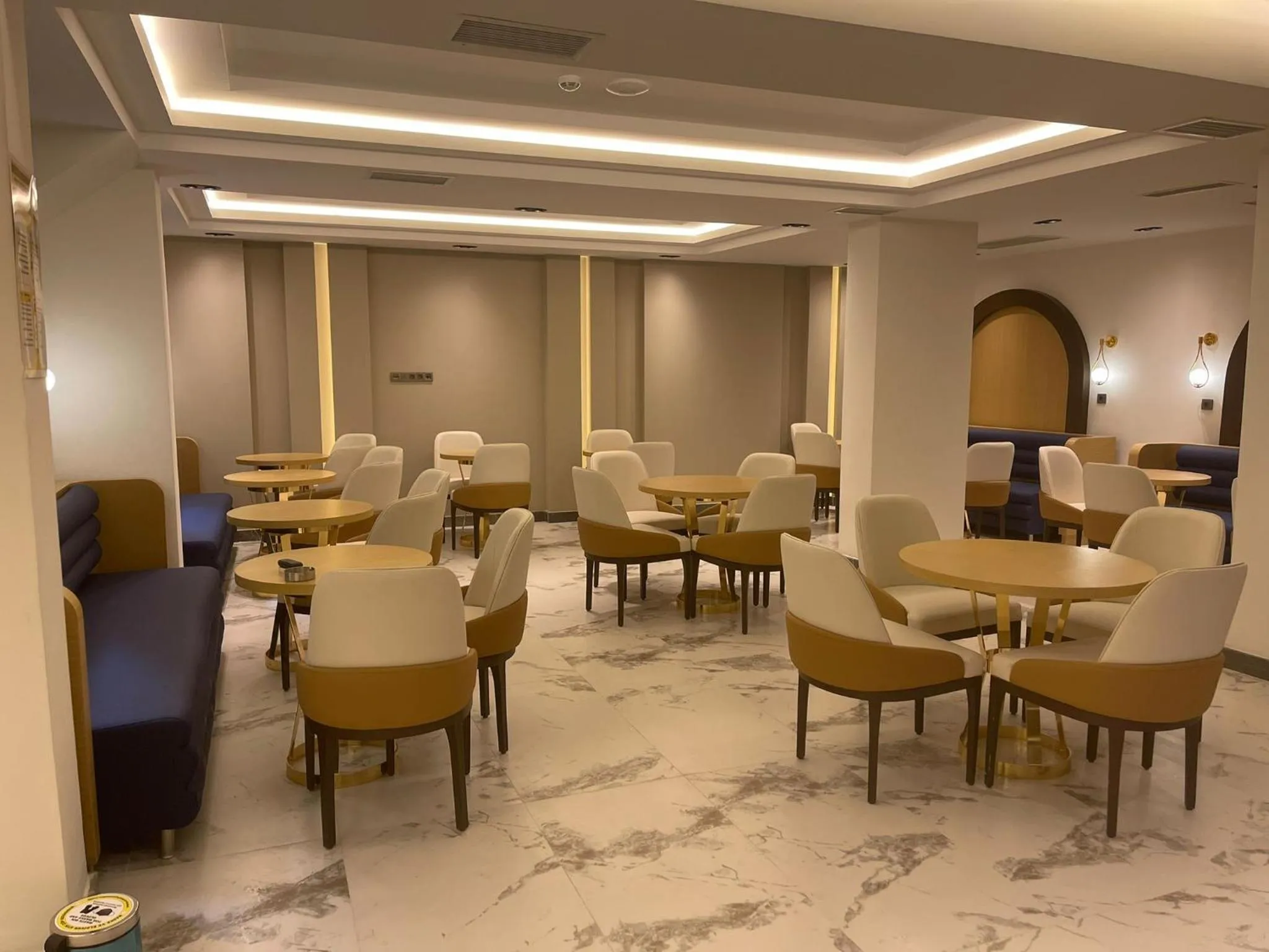 Restaurant/places to eat in The Biancho Hotel Old City - Special Category