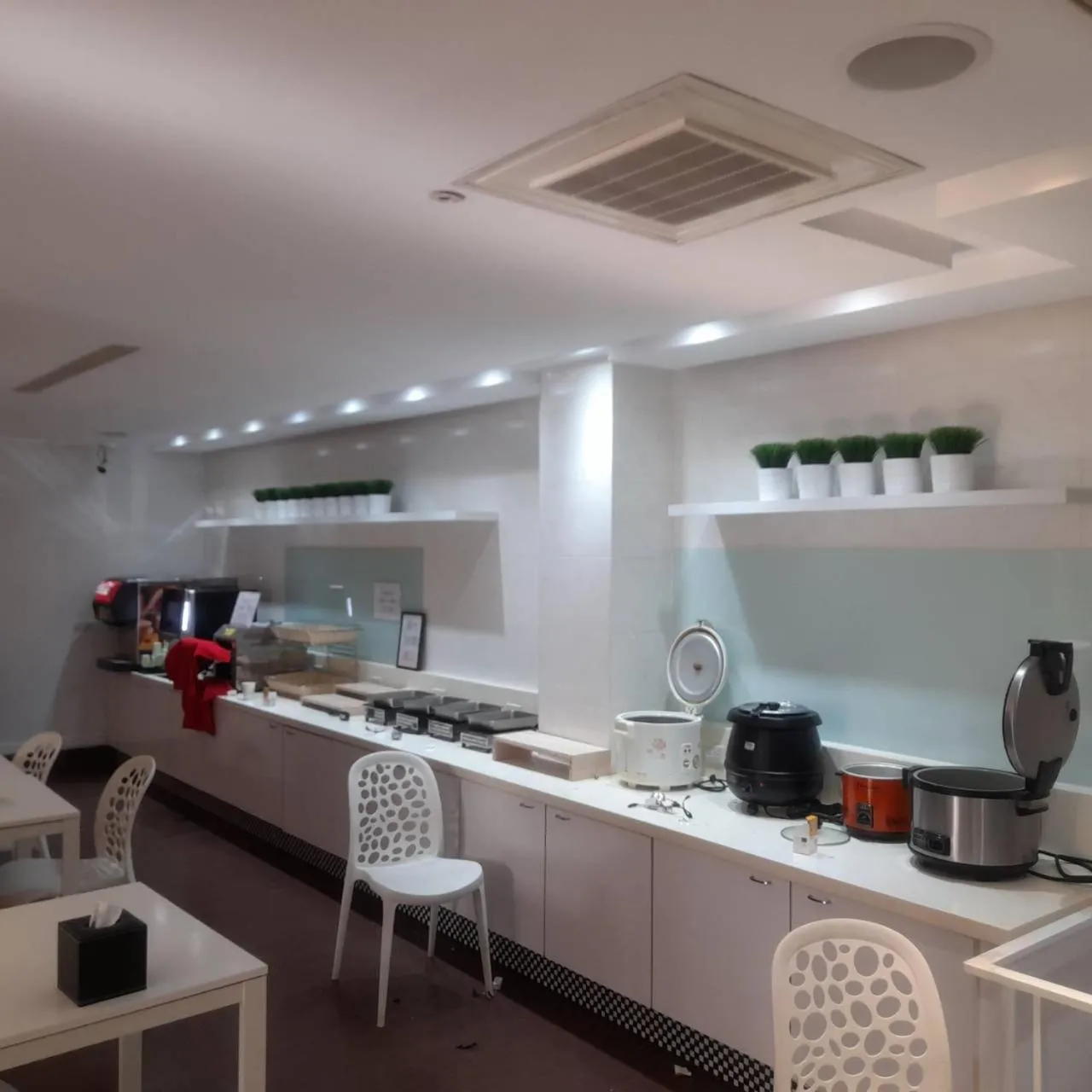 Restaurant/places to eat in King Motel王者