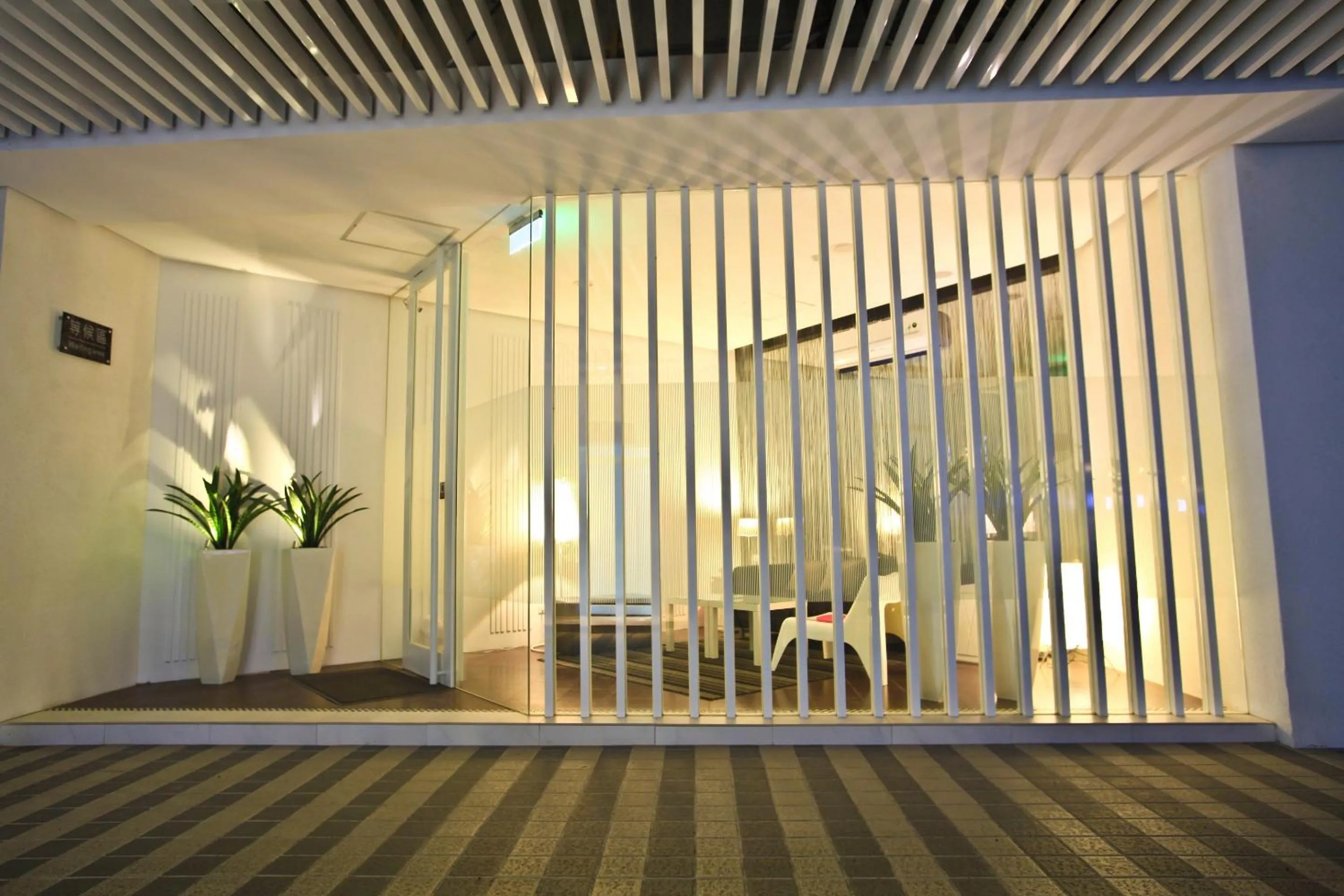 Property building in King Motel王者