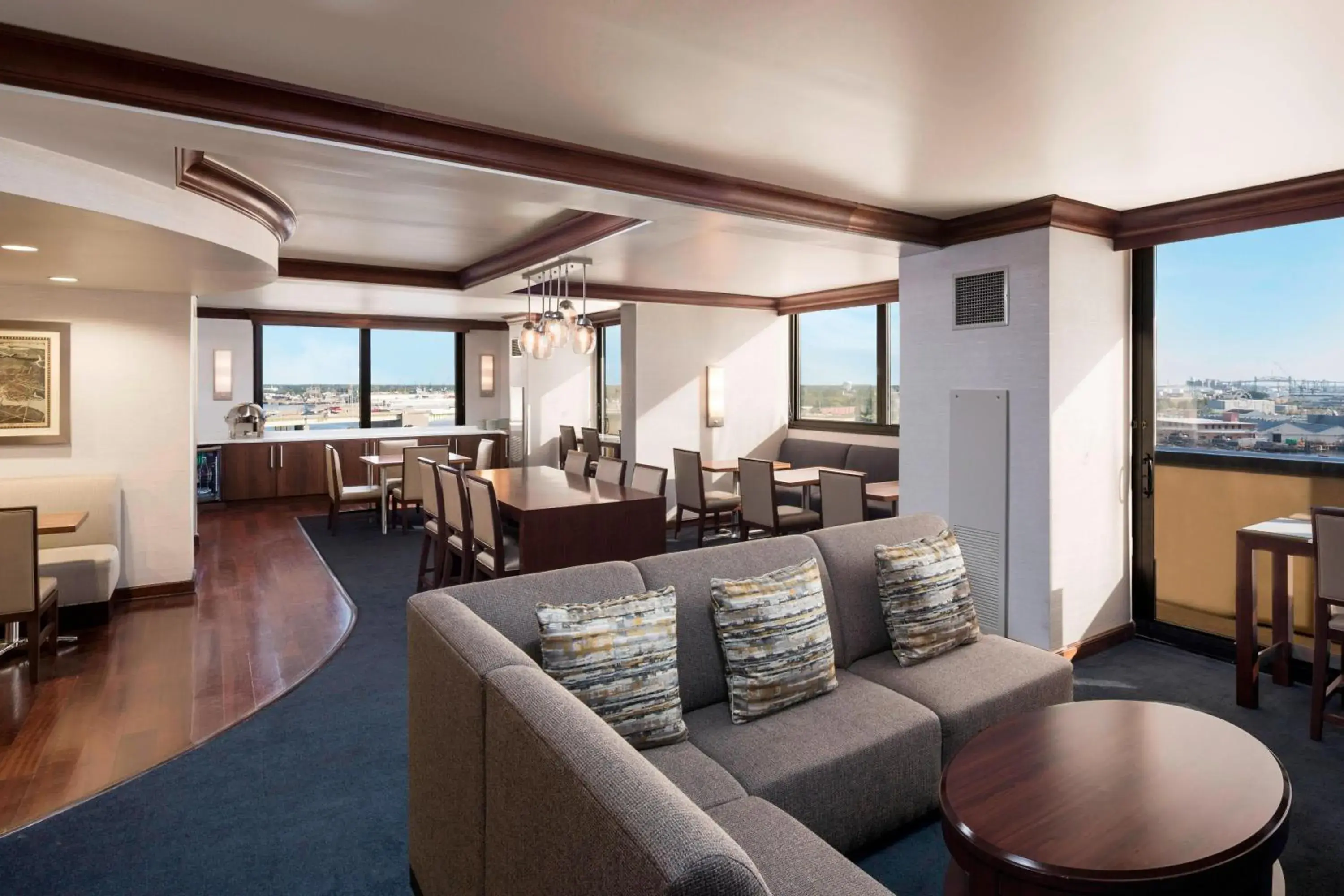 Club lounge access, Guest room, 2 Queen, Harbor view in Sheraton Norfolk Waterside Hotel Club lounge access, Guest room, 2 Queen, Harbor view in Sheraton Norfolk Waterside Hotel