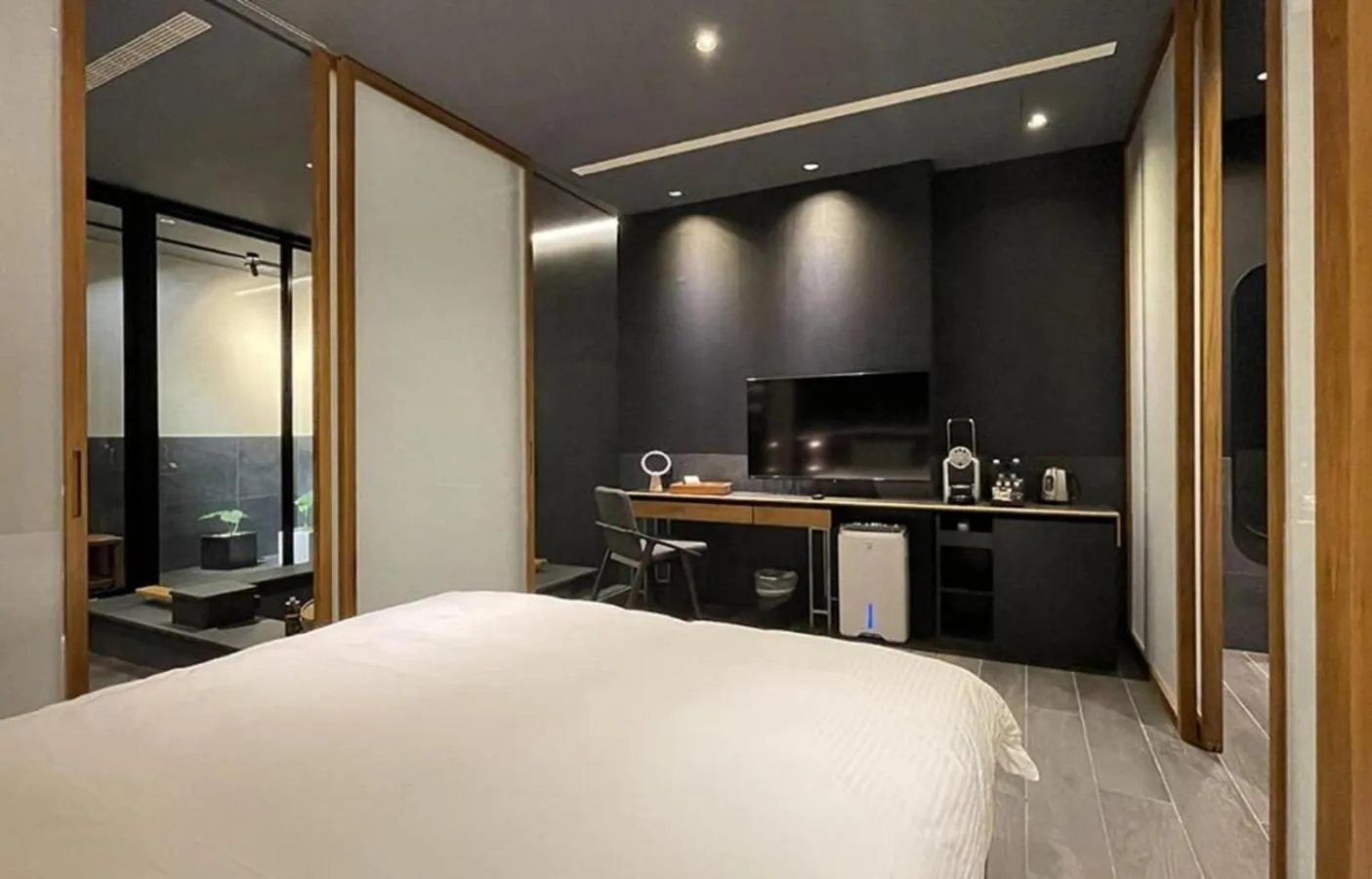 Photo of the whole room, Bed in Onsen Papawaqa