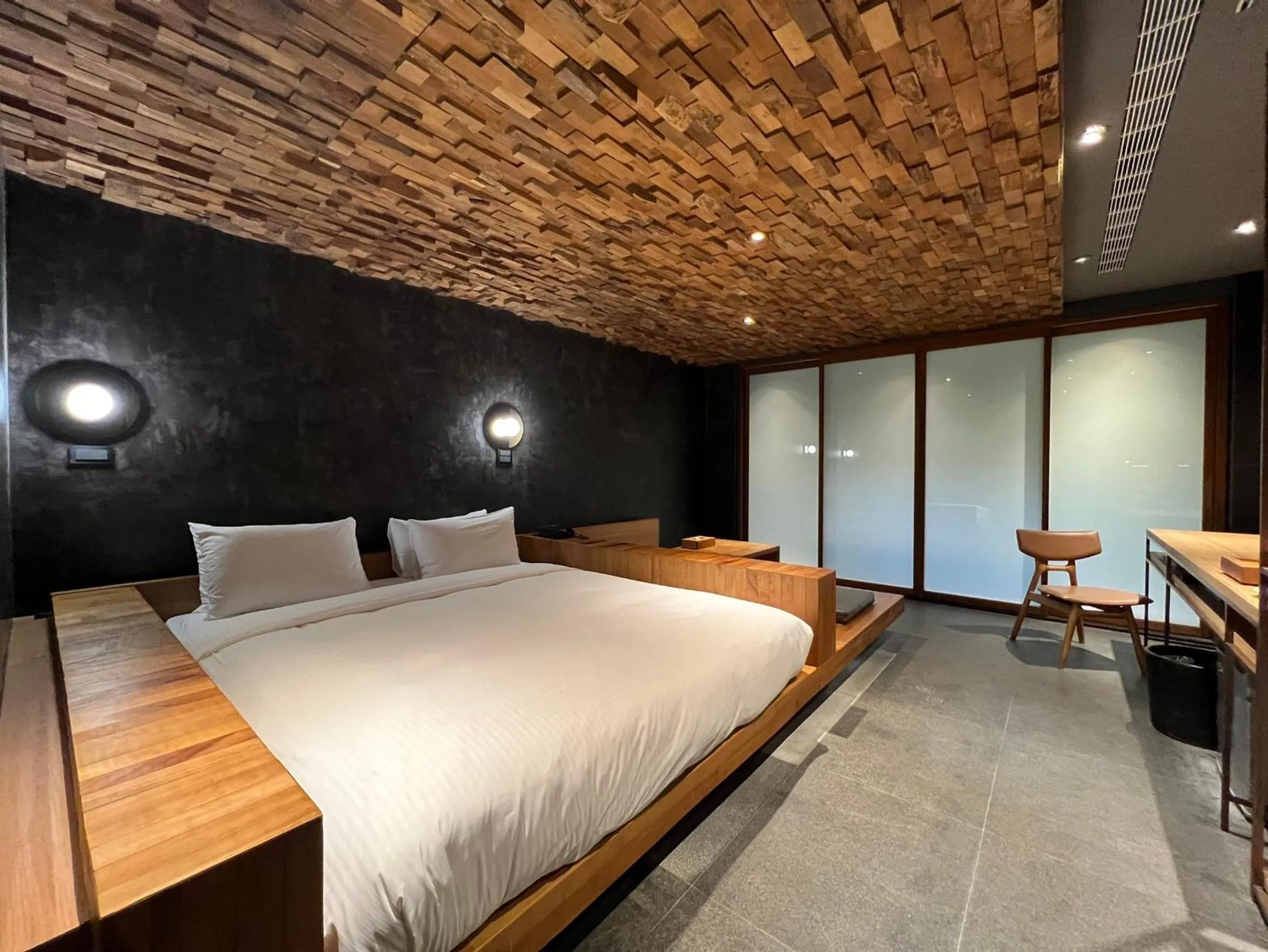 Photo of the whole room, Bed in Onsen Papawaqa